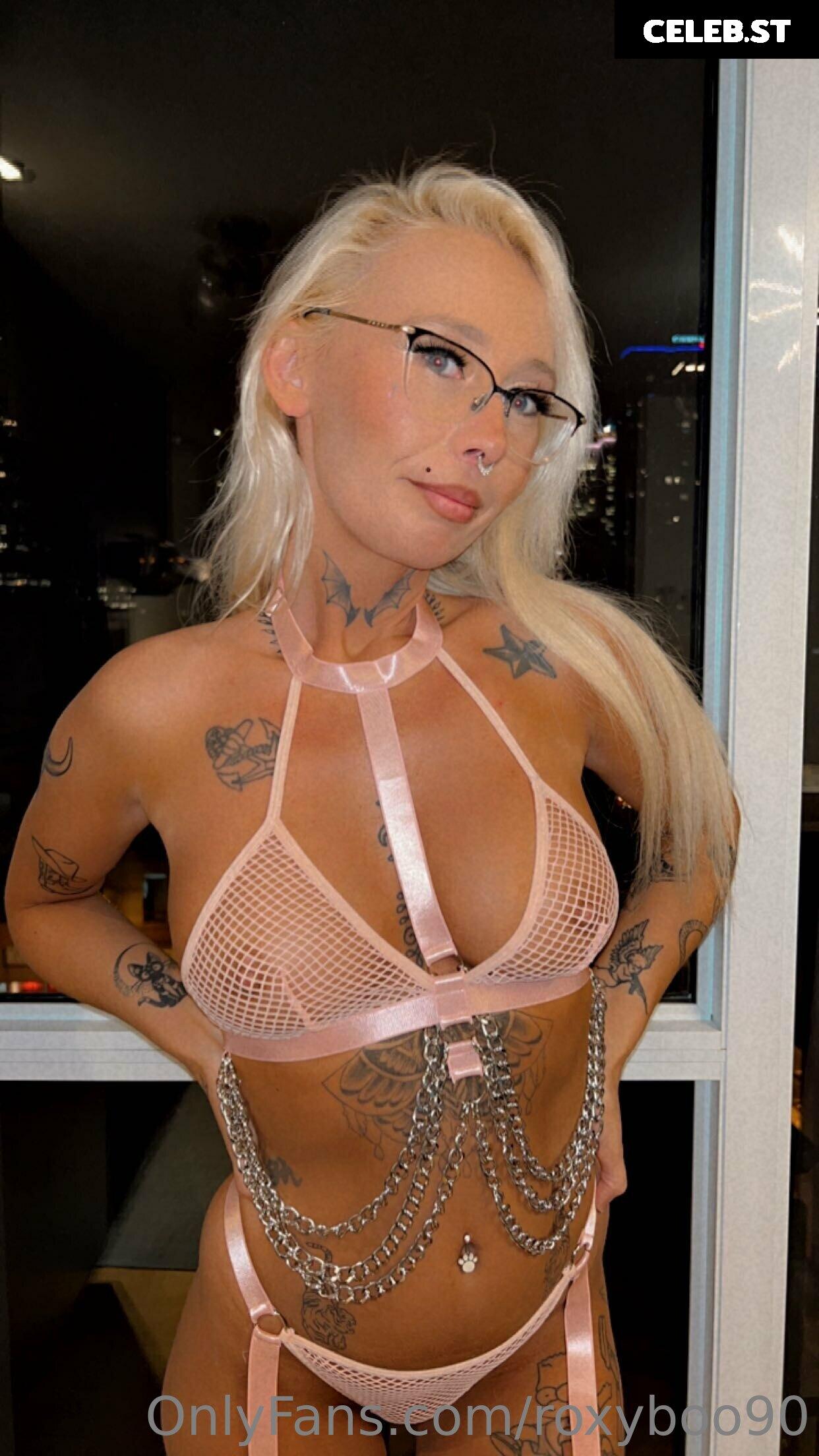 Kitty Mom @Roxyboo90 Image 12155157