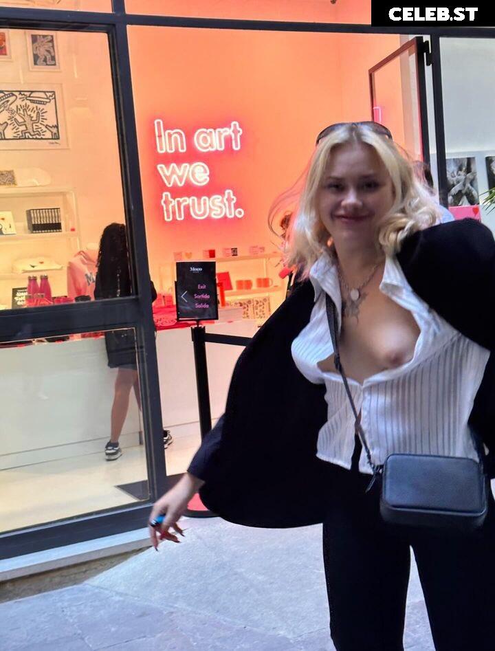 Maria Kovalchuk / marielouna__ / ae3mari.lu Image 12142163