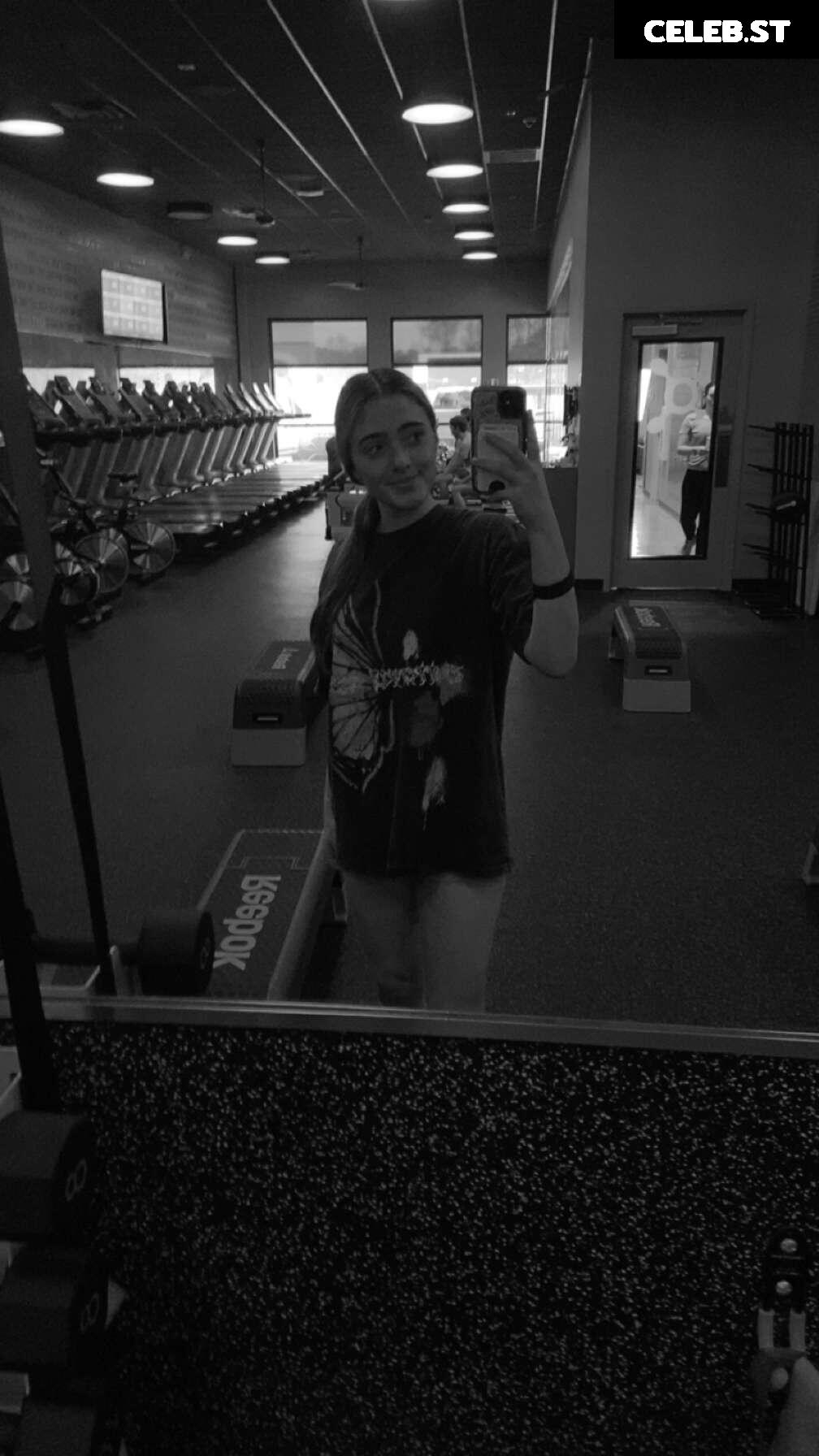 Ansley Spinks Image 12118037