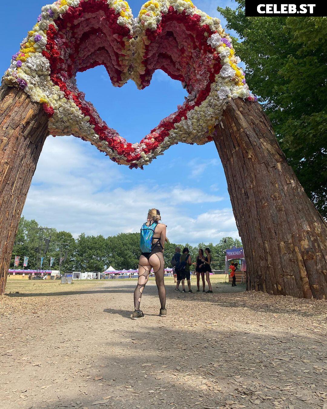 Kali Molzon / Planetmars1 Image 12114328