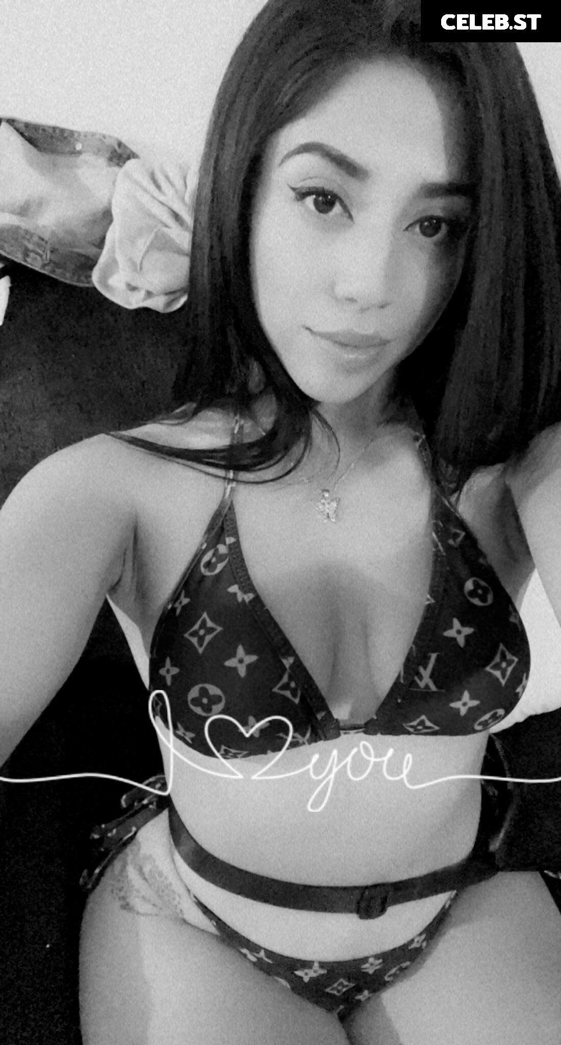claudiaax0__ Image 12117621