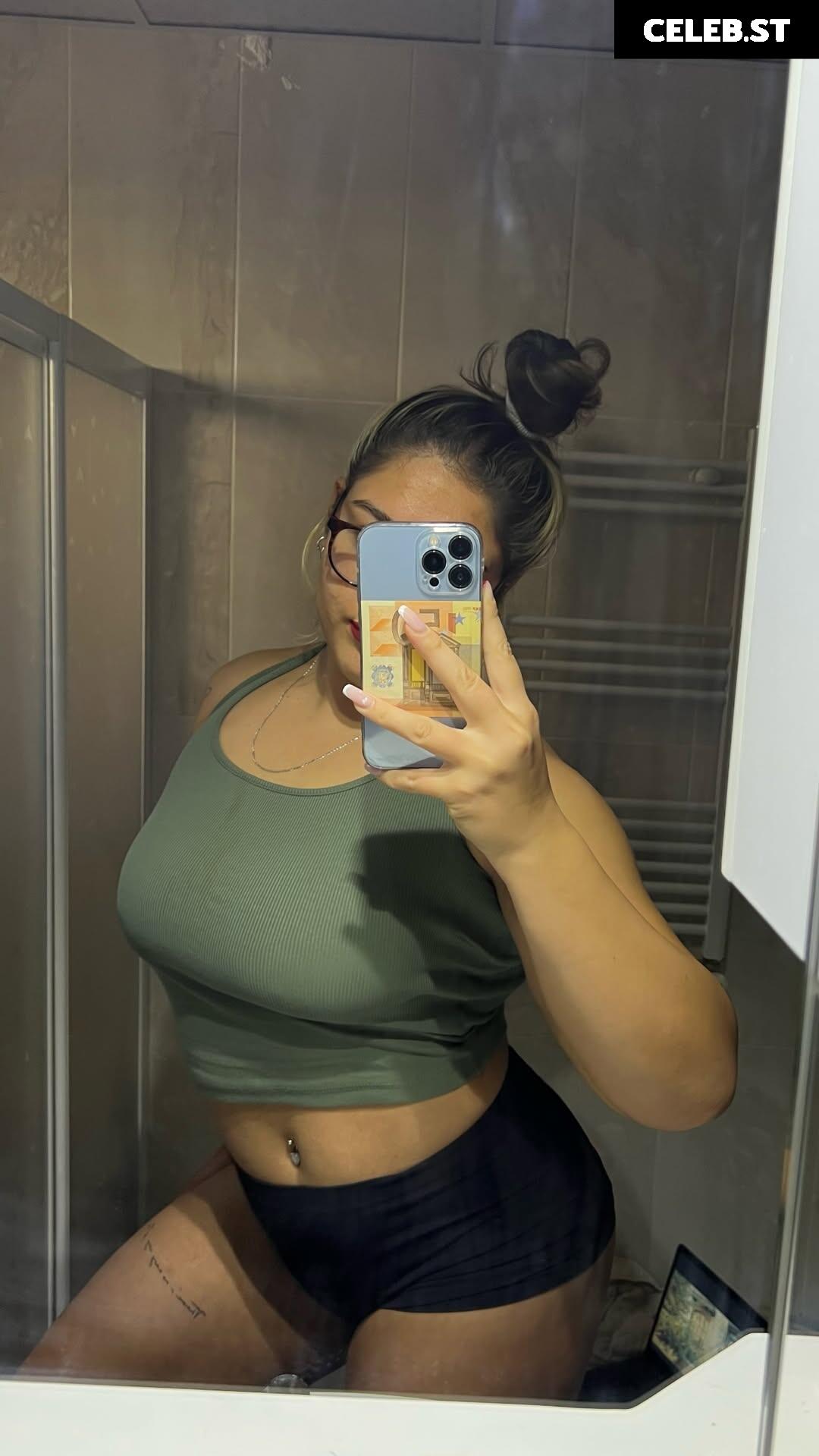 Menekşe Nur Fırat Image 12116436