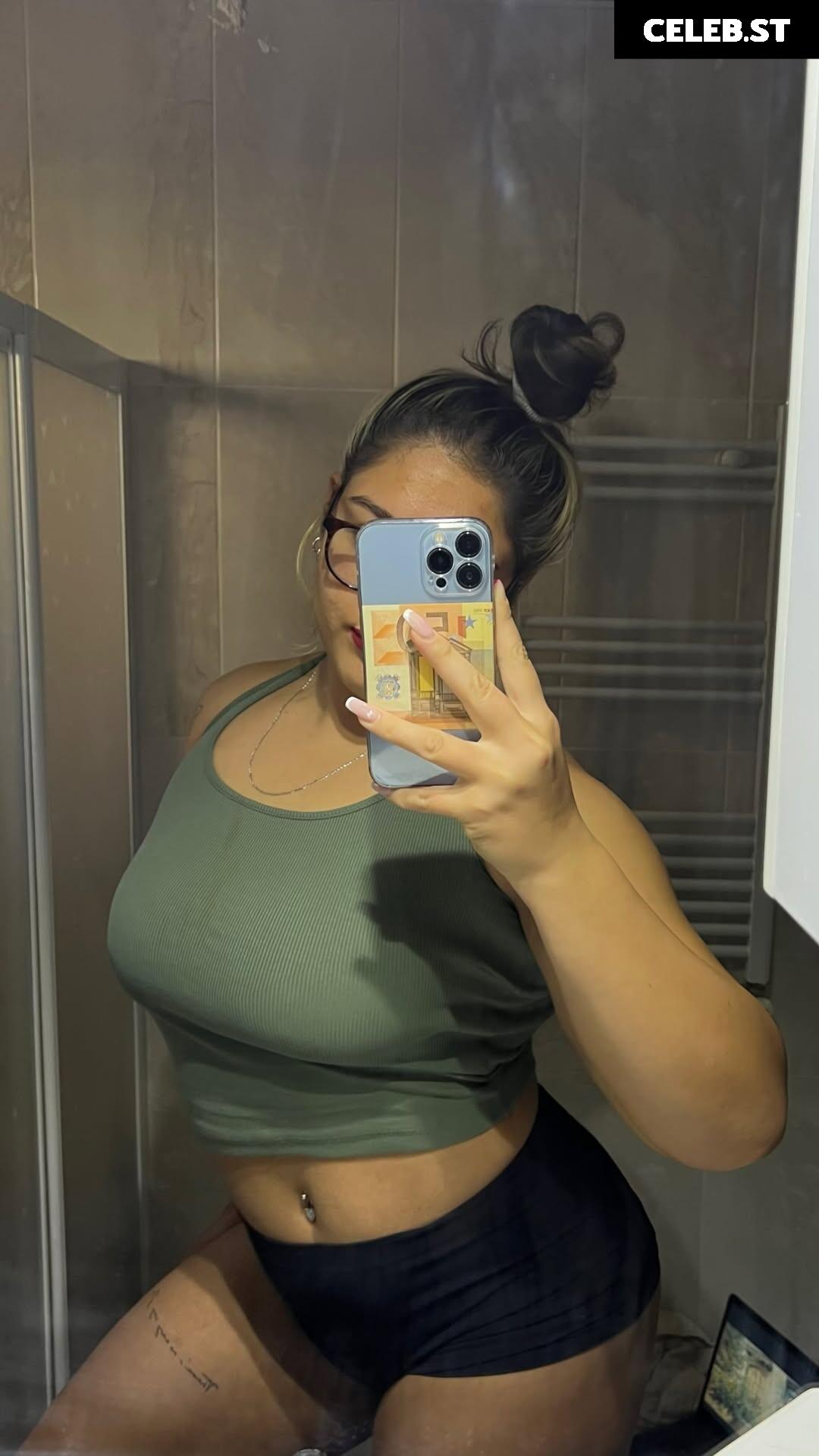 Menekşe Nur Fırat Image 12116458