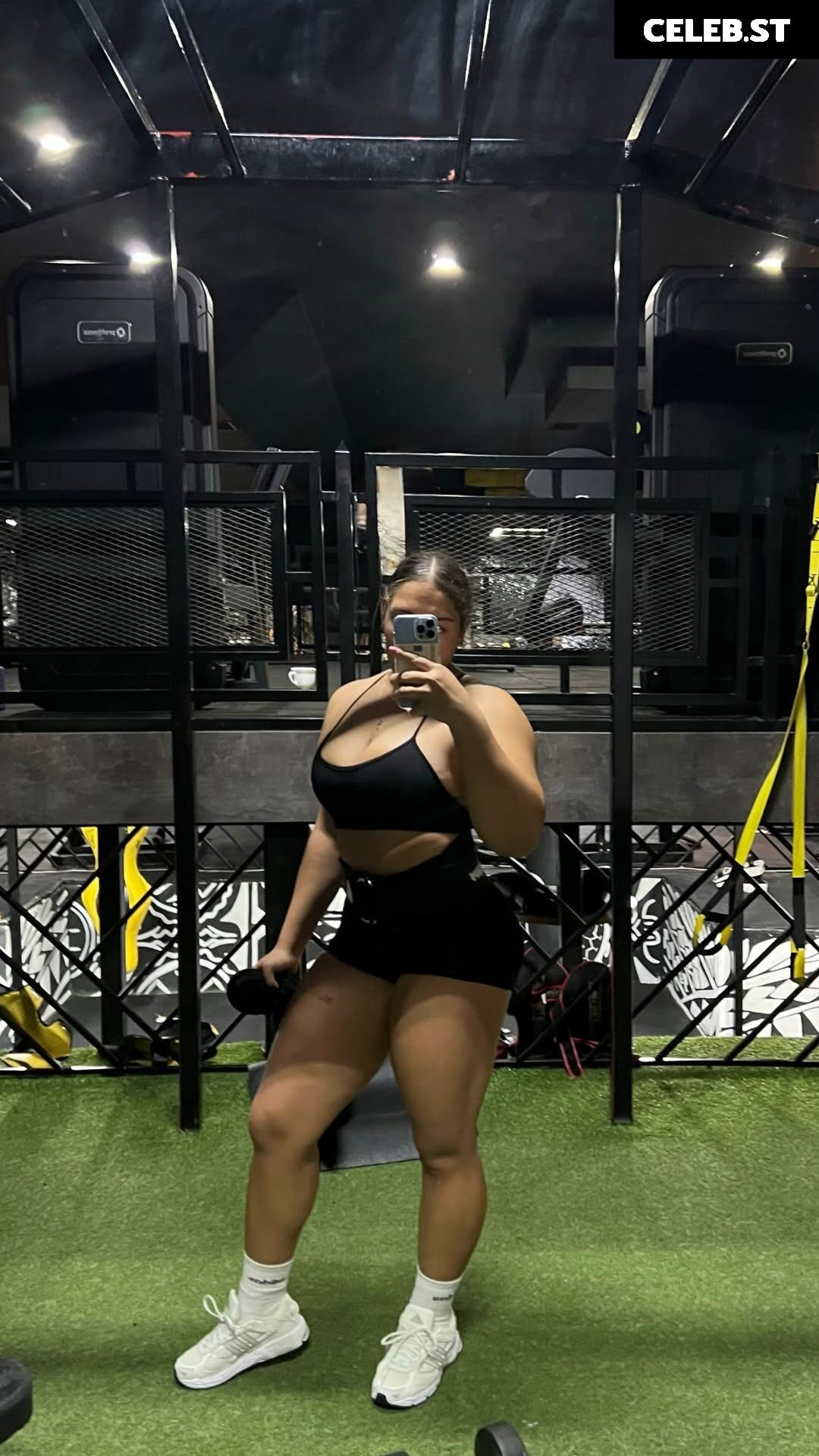 Menekşe Nur Fırat Image 12116442