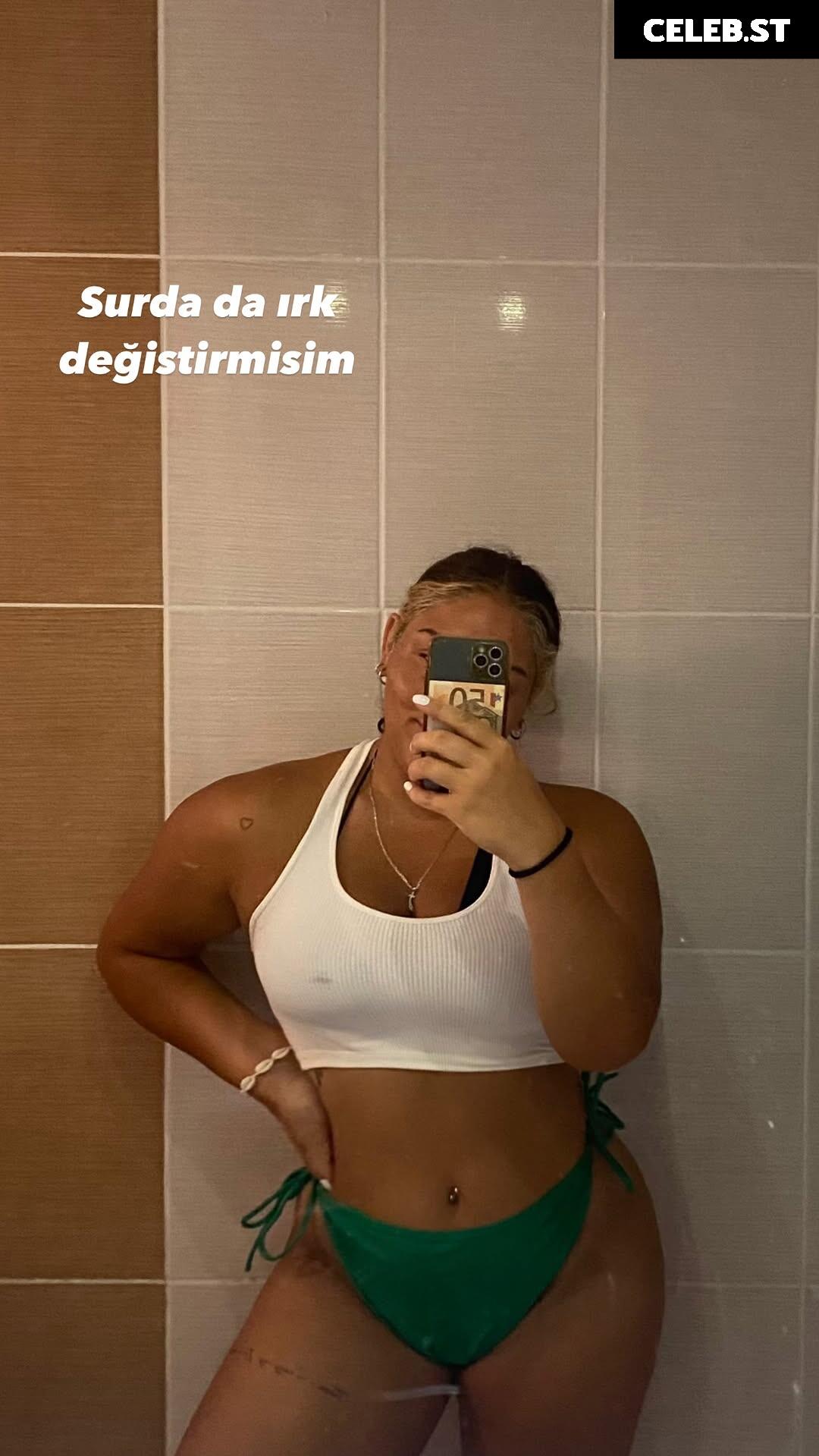 Menekşe Nur Fırat Image 12116479