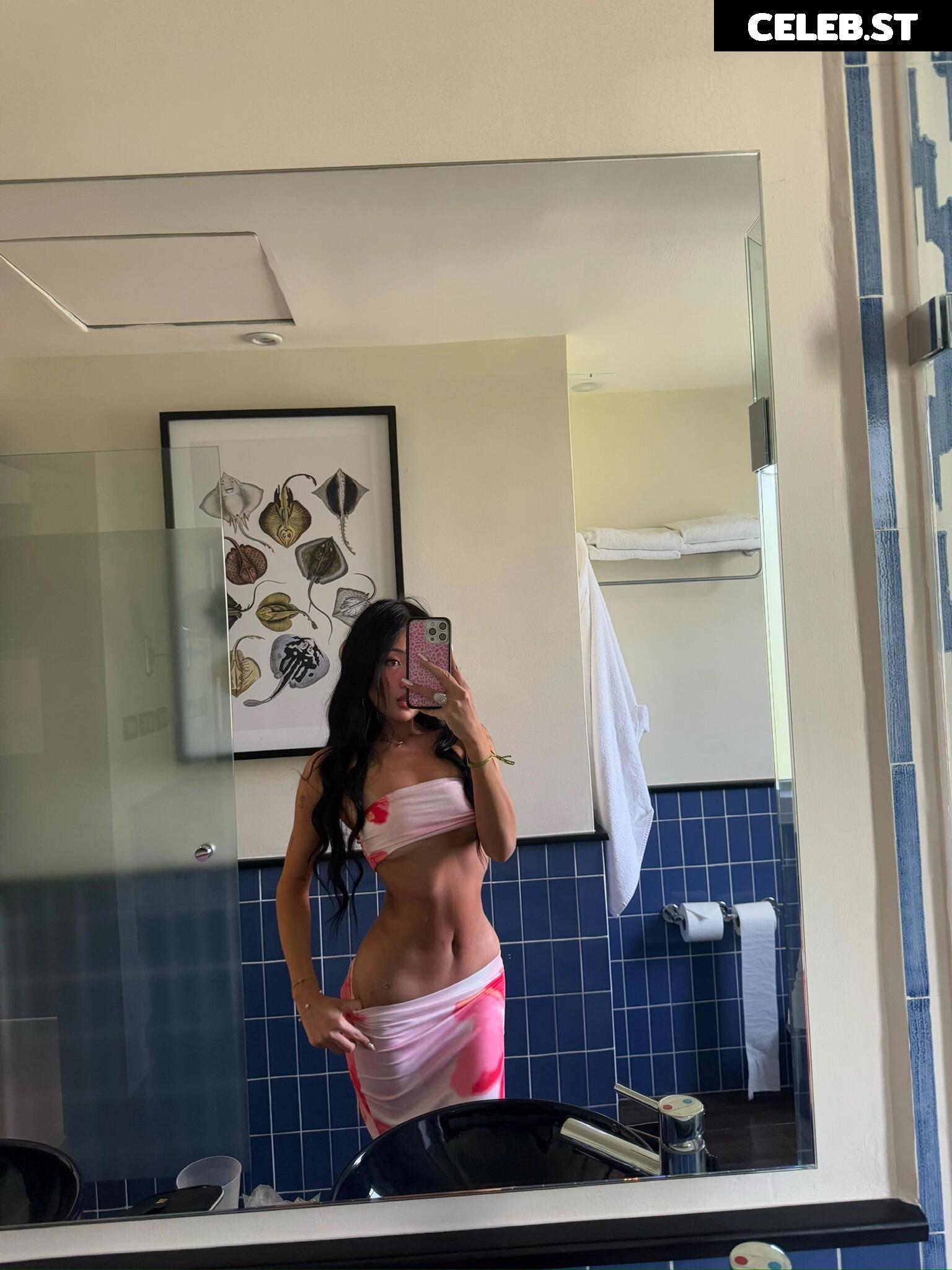 Hannah Noelle | hanahhwang Image 12112192