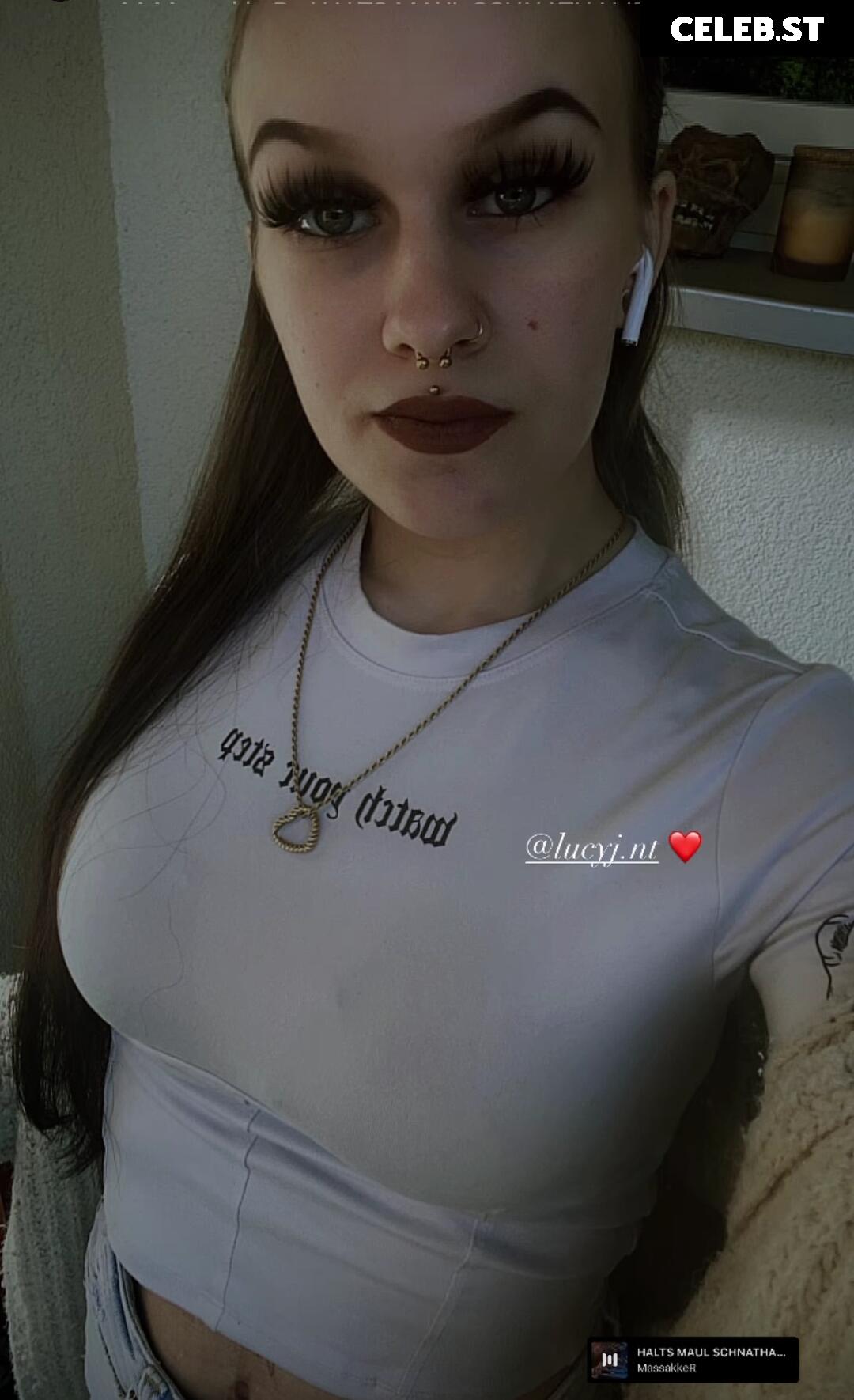 _a_x_n_x / Anna Mueller Image 12119469