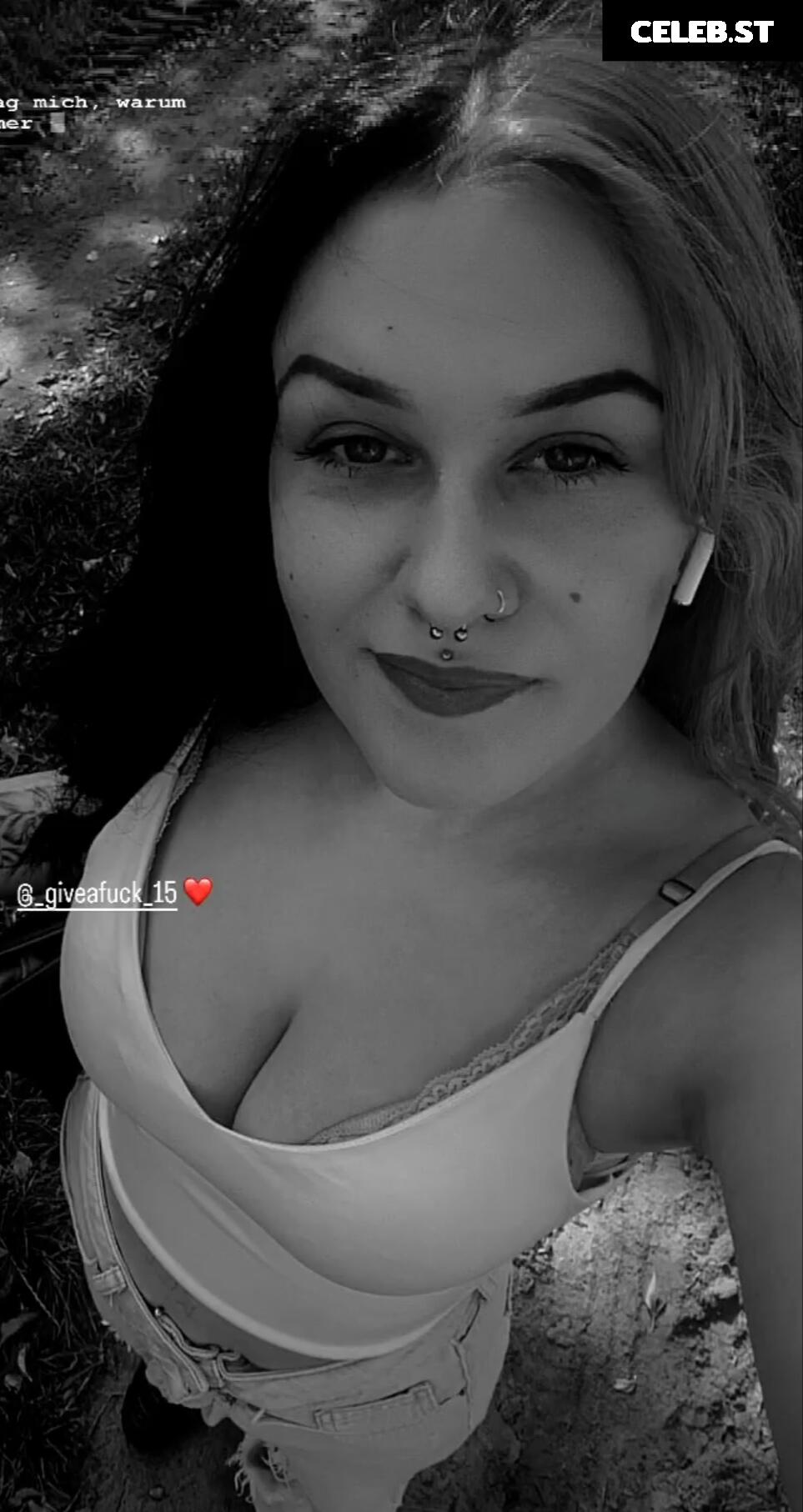 _a_x_n_x / Anna Mueller Image 12119453