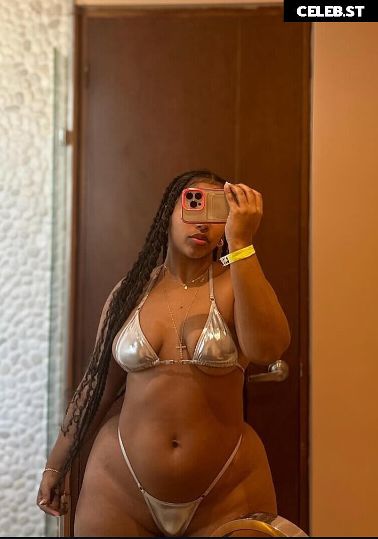 Thick baddie @majovergarag_ Image 12119795