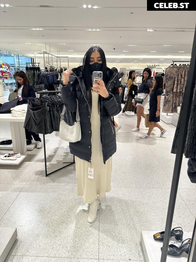 Ywuria Image 12126059