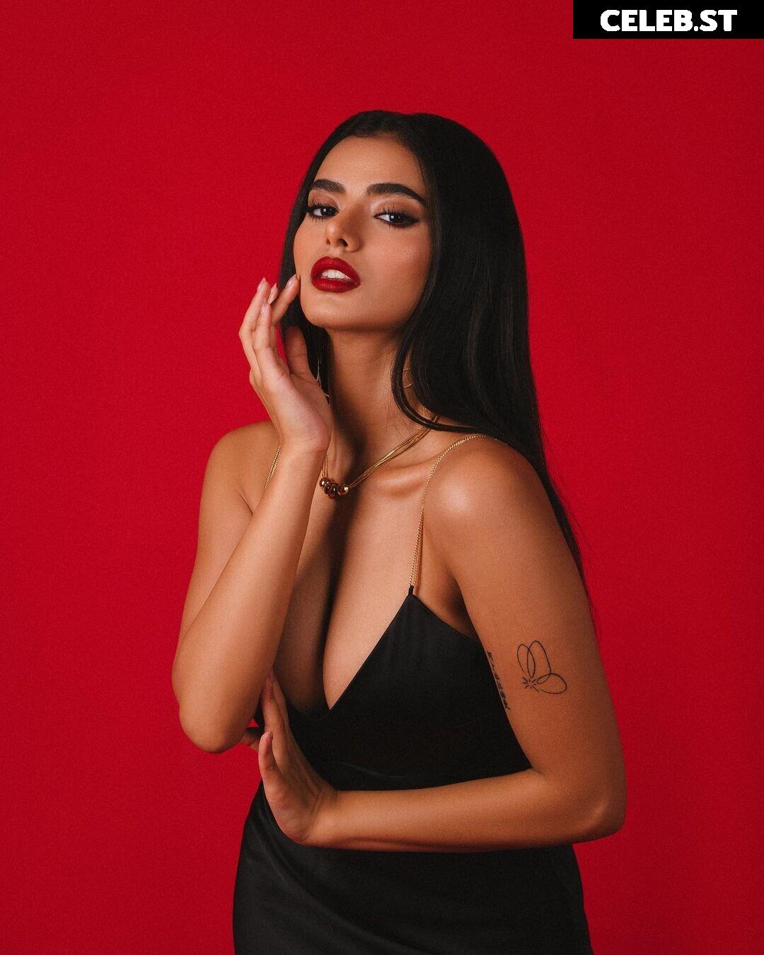 Marina / marvnaa Image 12121466