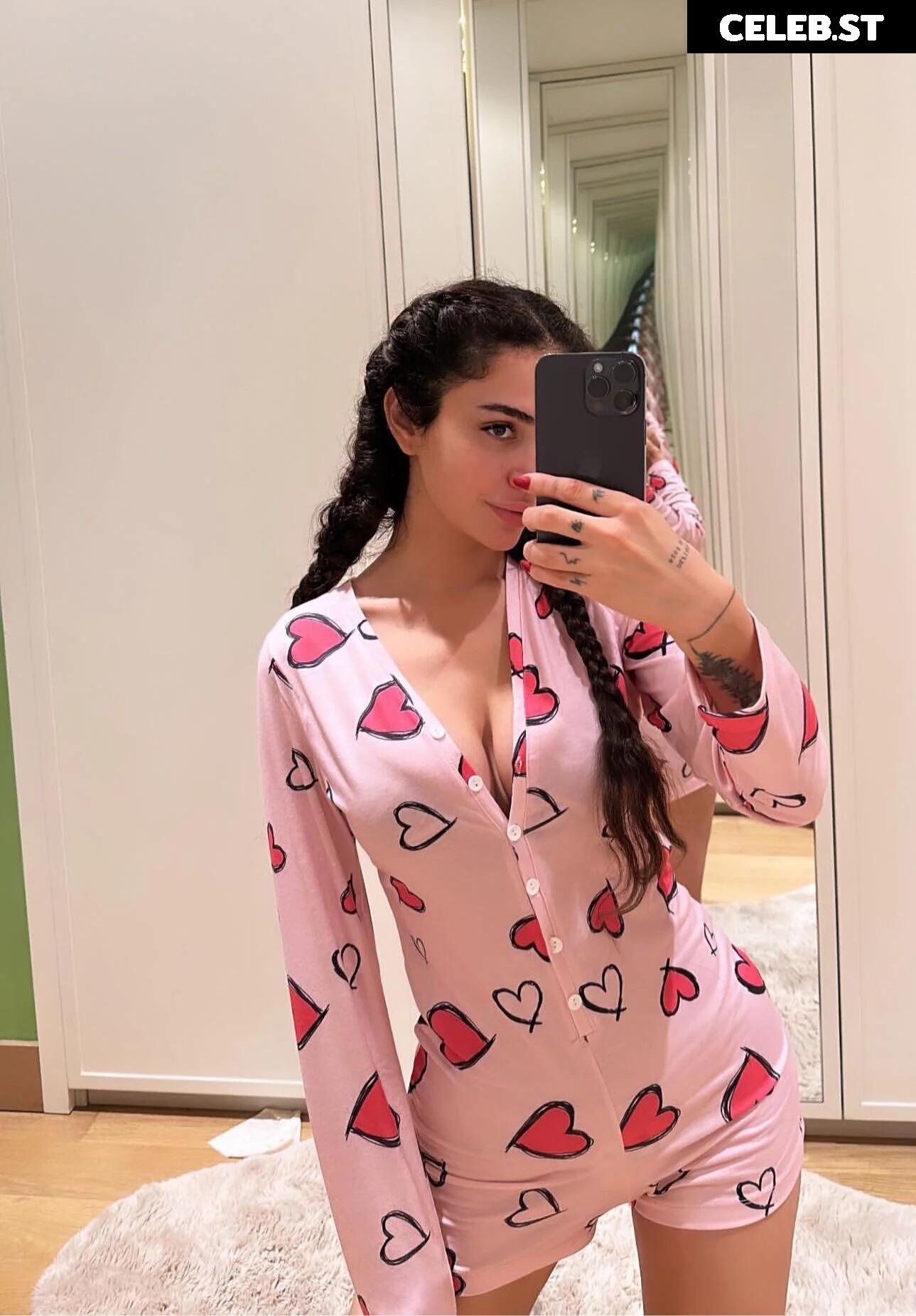 Ece Ronay @eceronayofficial Image 12120719