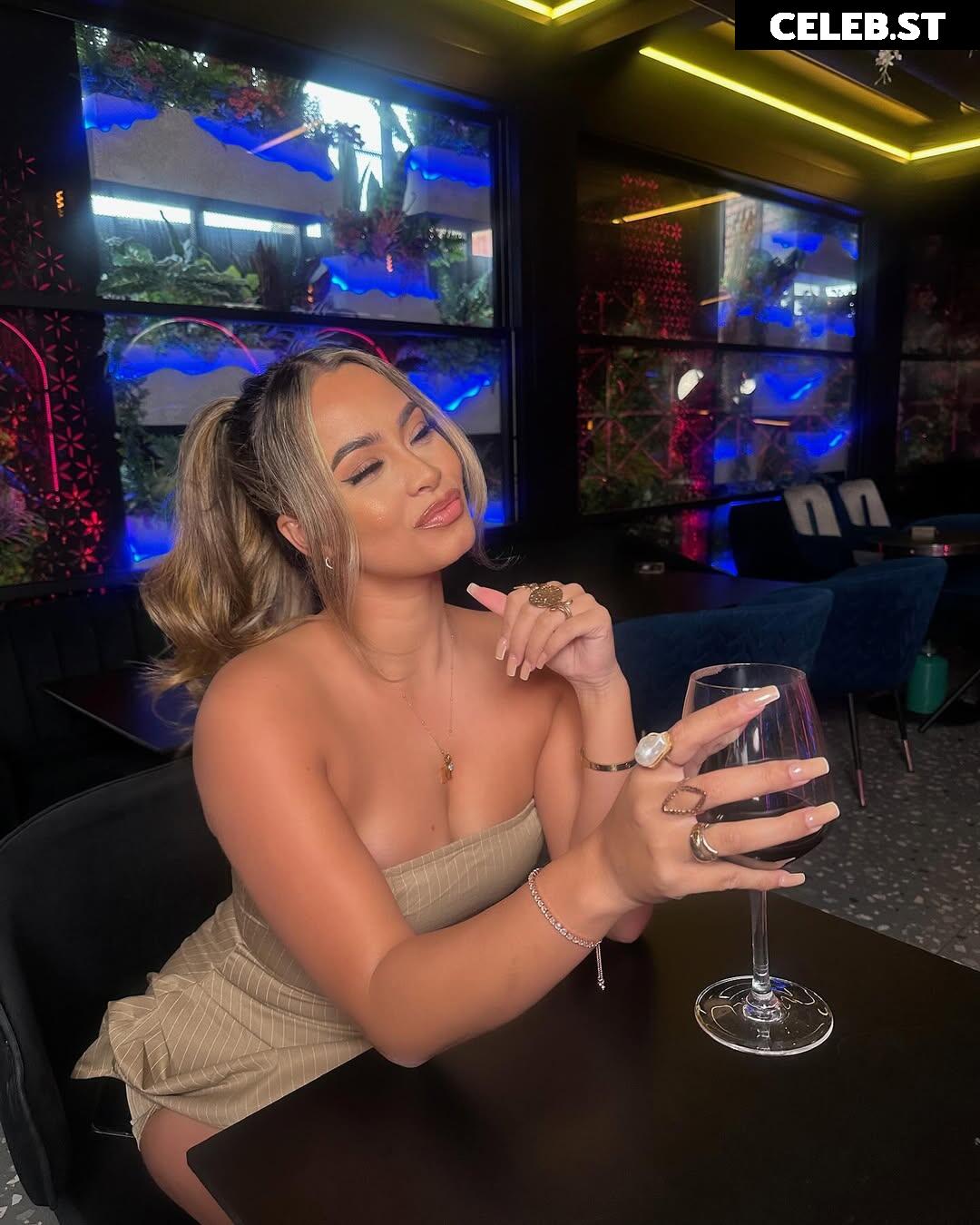 Michelle Bingley Image 12120242