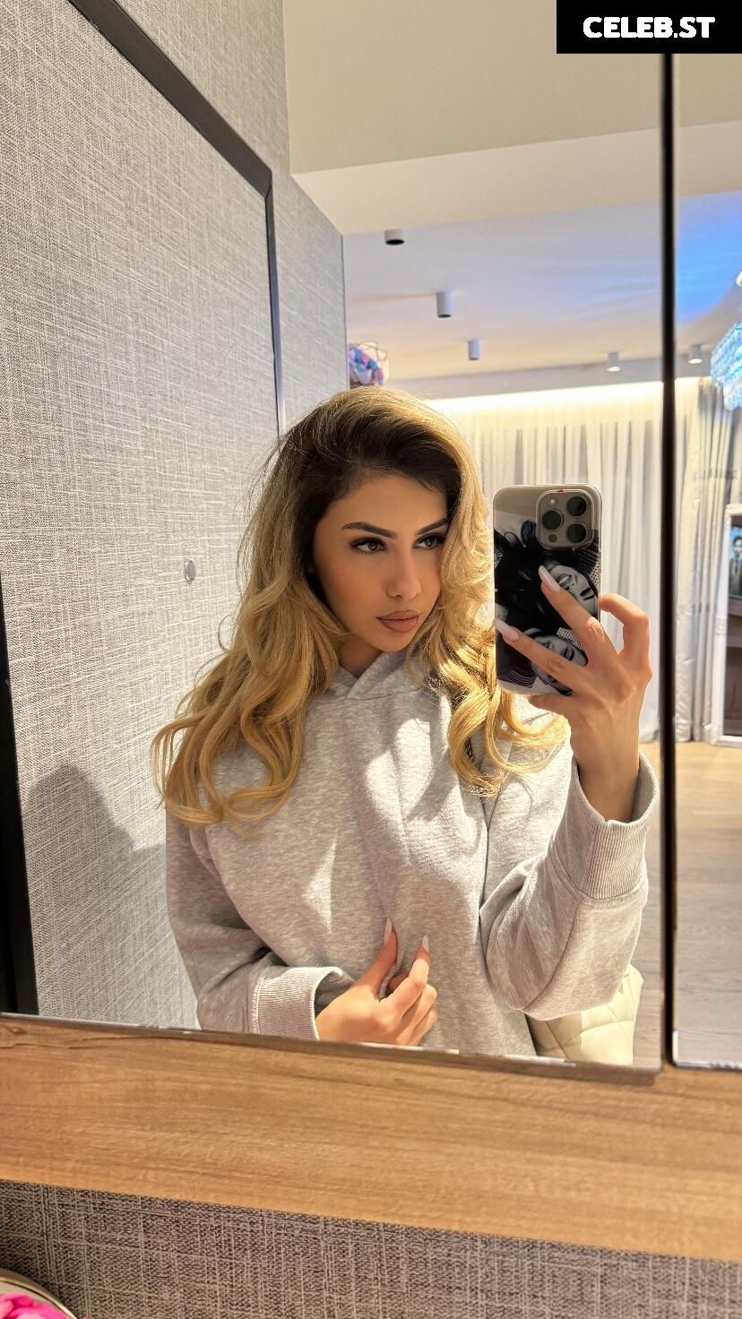 Sophie Rayne, @sophie_foxiee Image 12123114