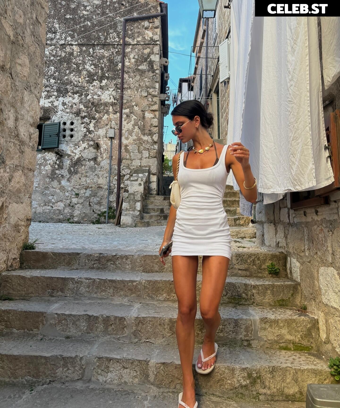 Olivia Grivas / Liv Grivas Image 12122963