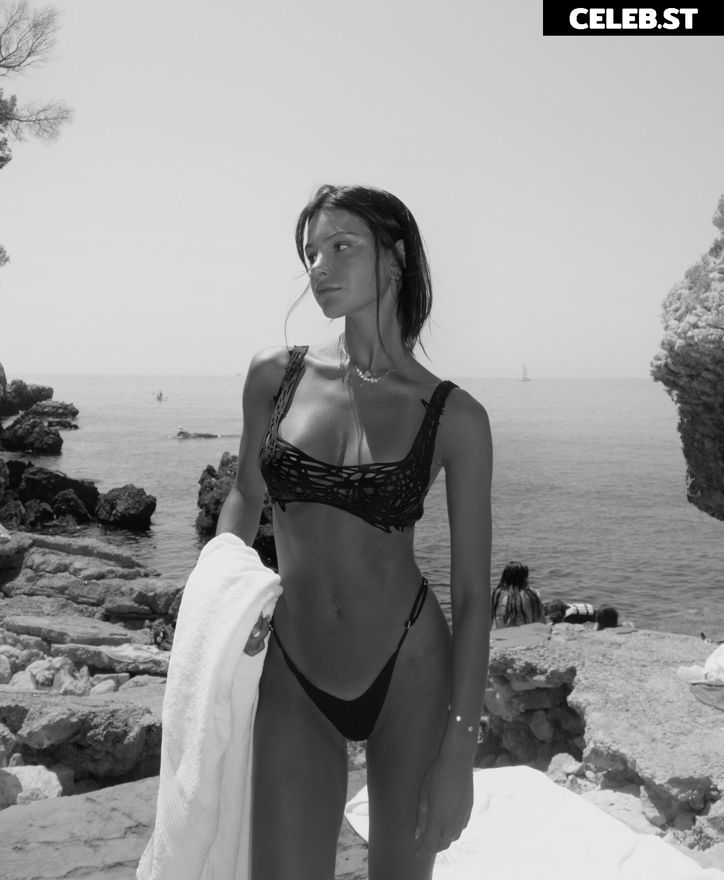 Olivia Grivas / Liv Grivas Image 12122952