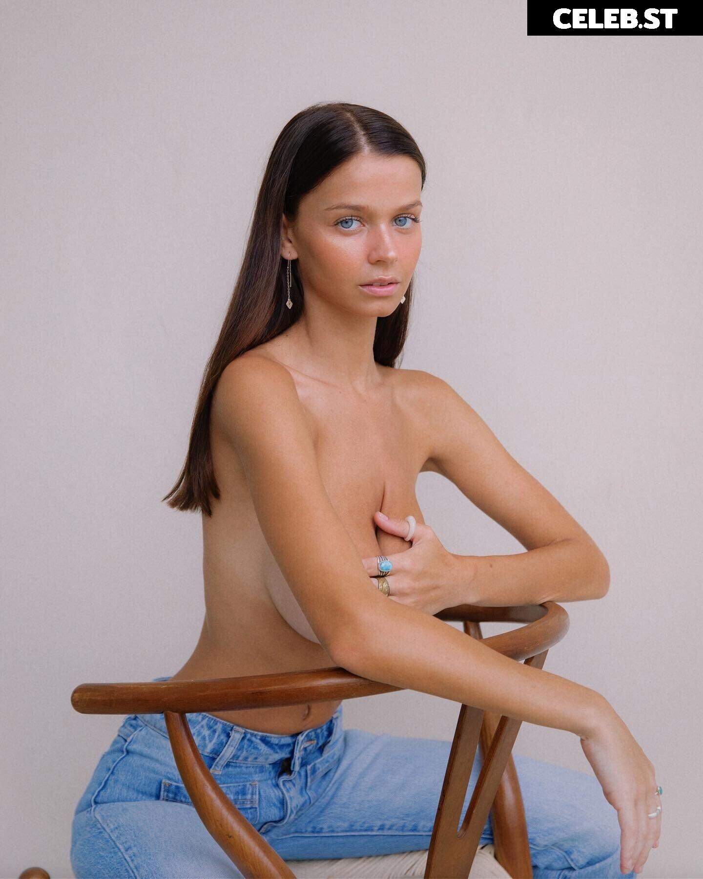 Chloe Campbell Image 12129145