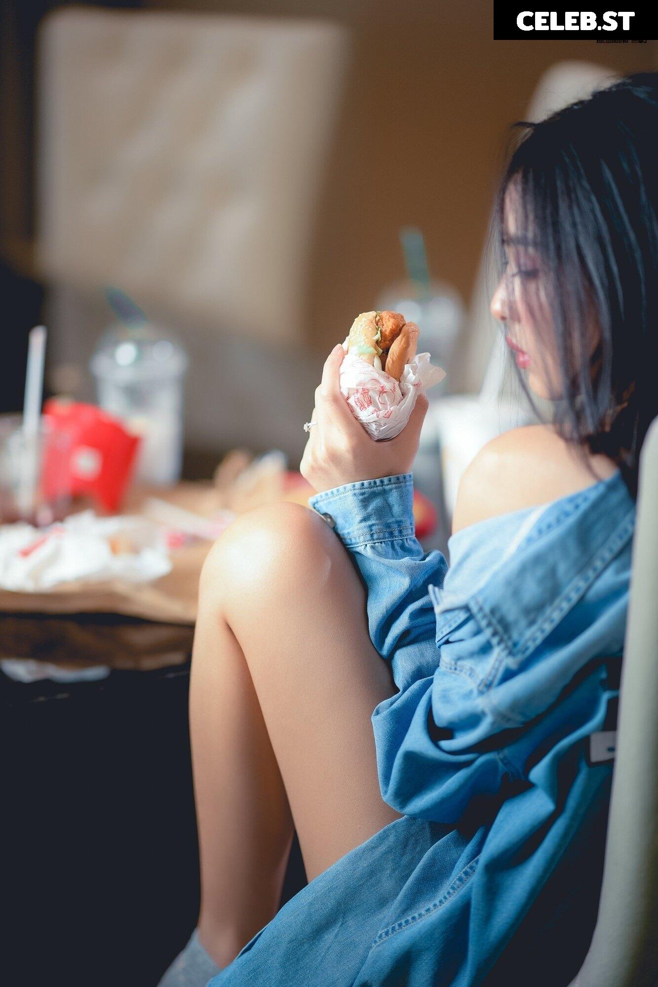 Tharinton Donmuenstri / nimtharin Image 12135358