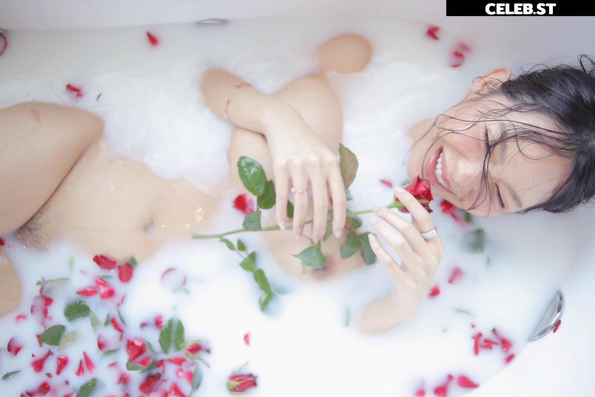 Tharinton Donmuenstri / nimtharin Image 12135346