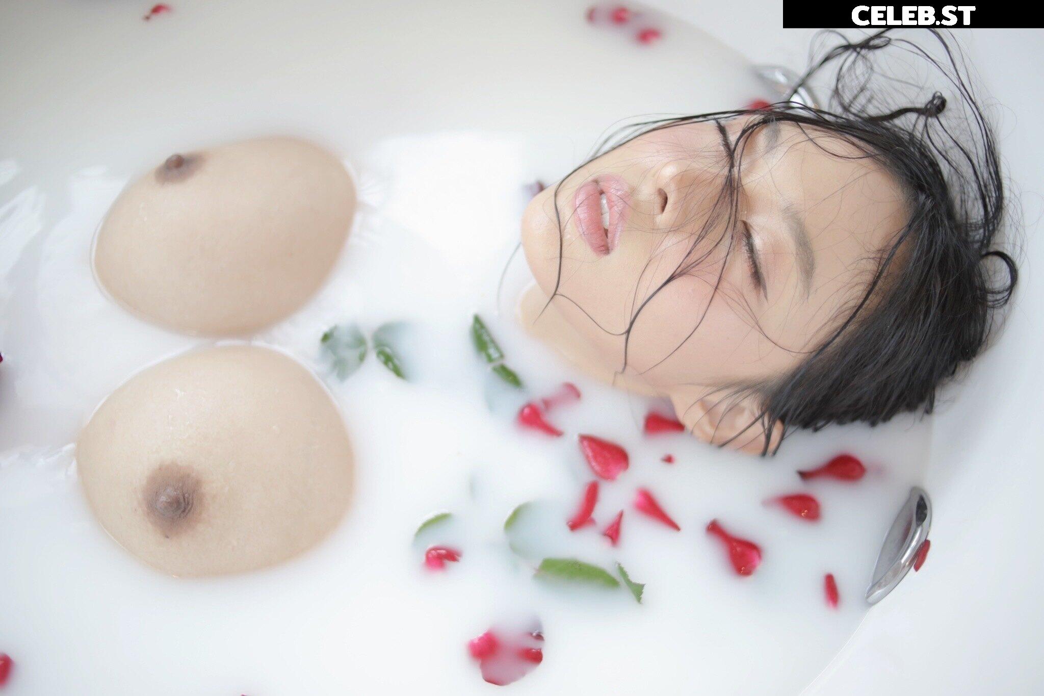 Tharinton Donmuenstri / nimtharin Image 12135344