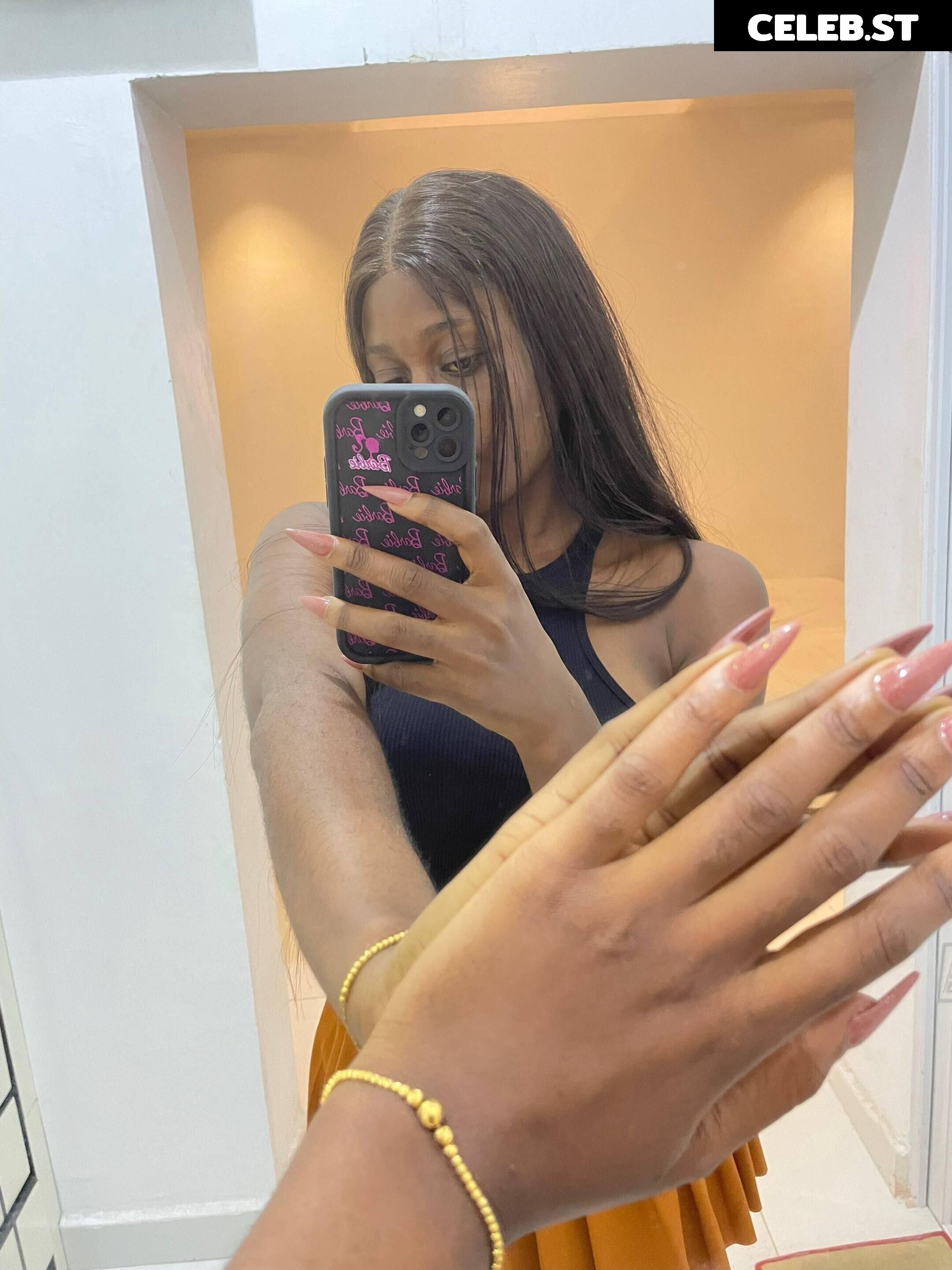 Molly Unruly / itsjust_bigme7 / PondsKira84896 / Barely Seen Image 12131763