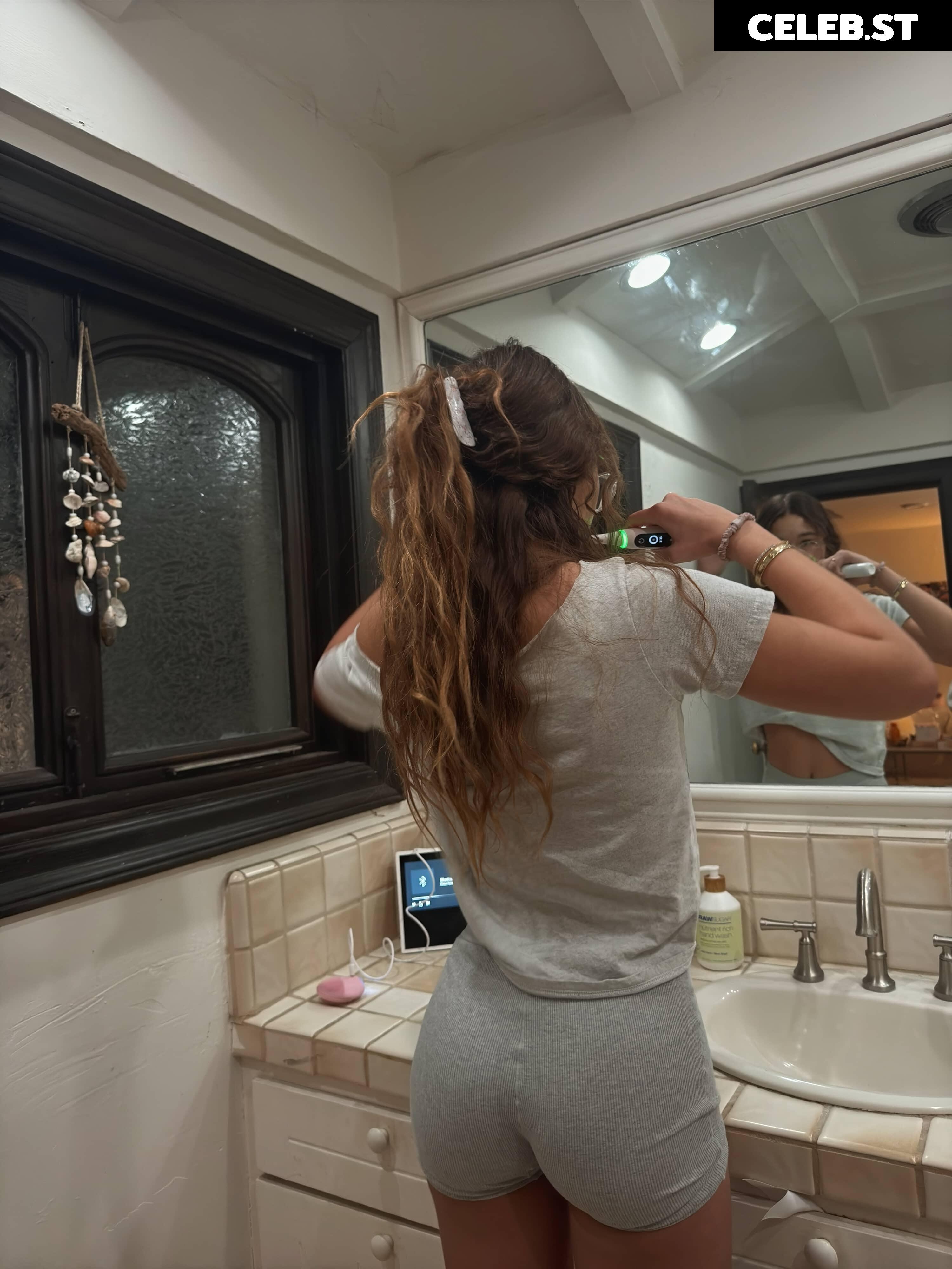 chloeparker6277 / bunnybunny924 / chloe.parkerrrr Image 12131622