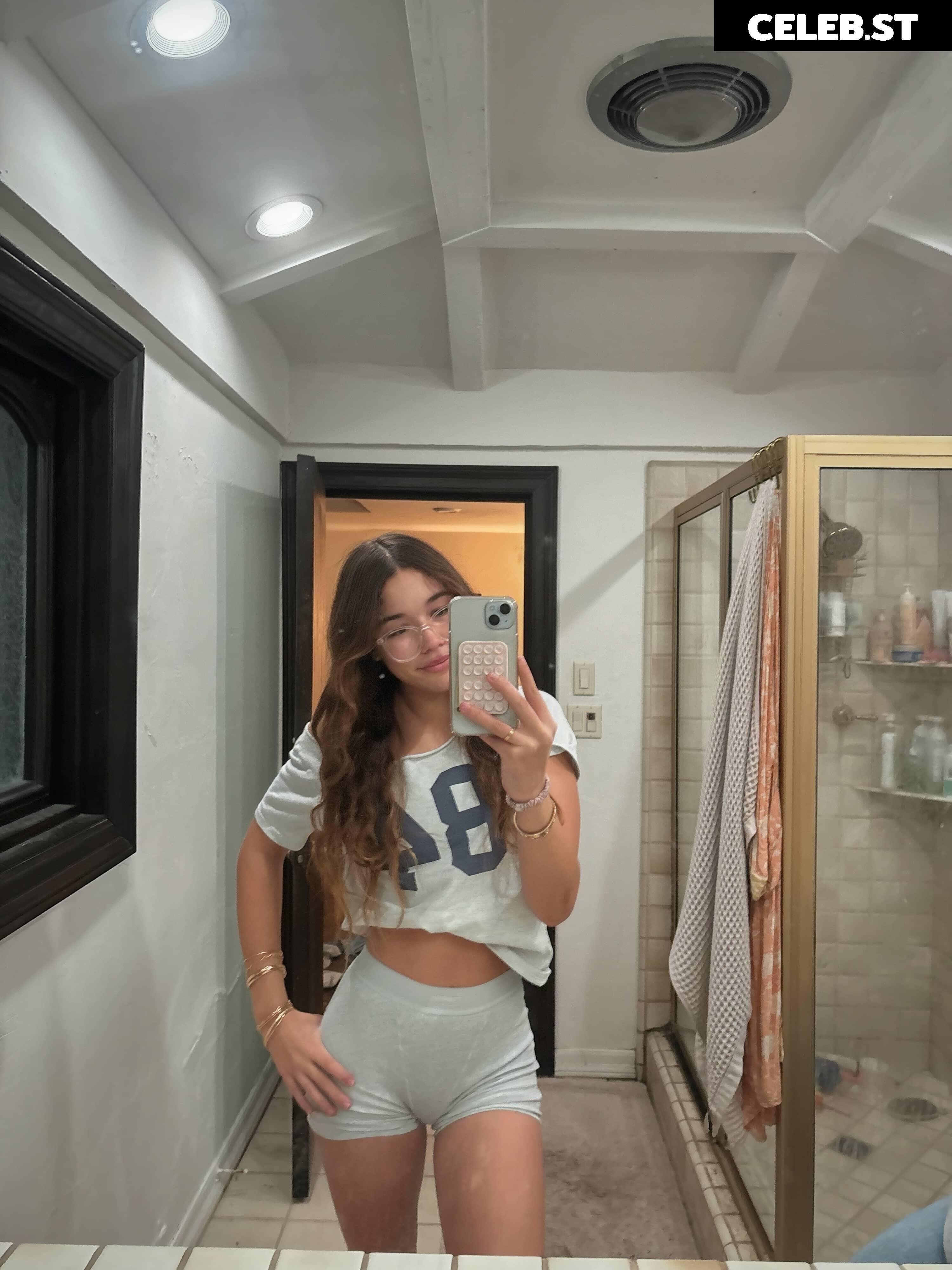 chloeparker6277 / bunnybunny924 / chloe.parkerrrr Image 12131621