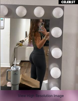 chloeparker6277 / bunnybunny924 / chloe.parkerrrr Image 12131626