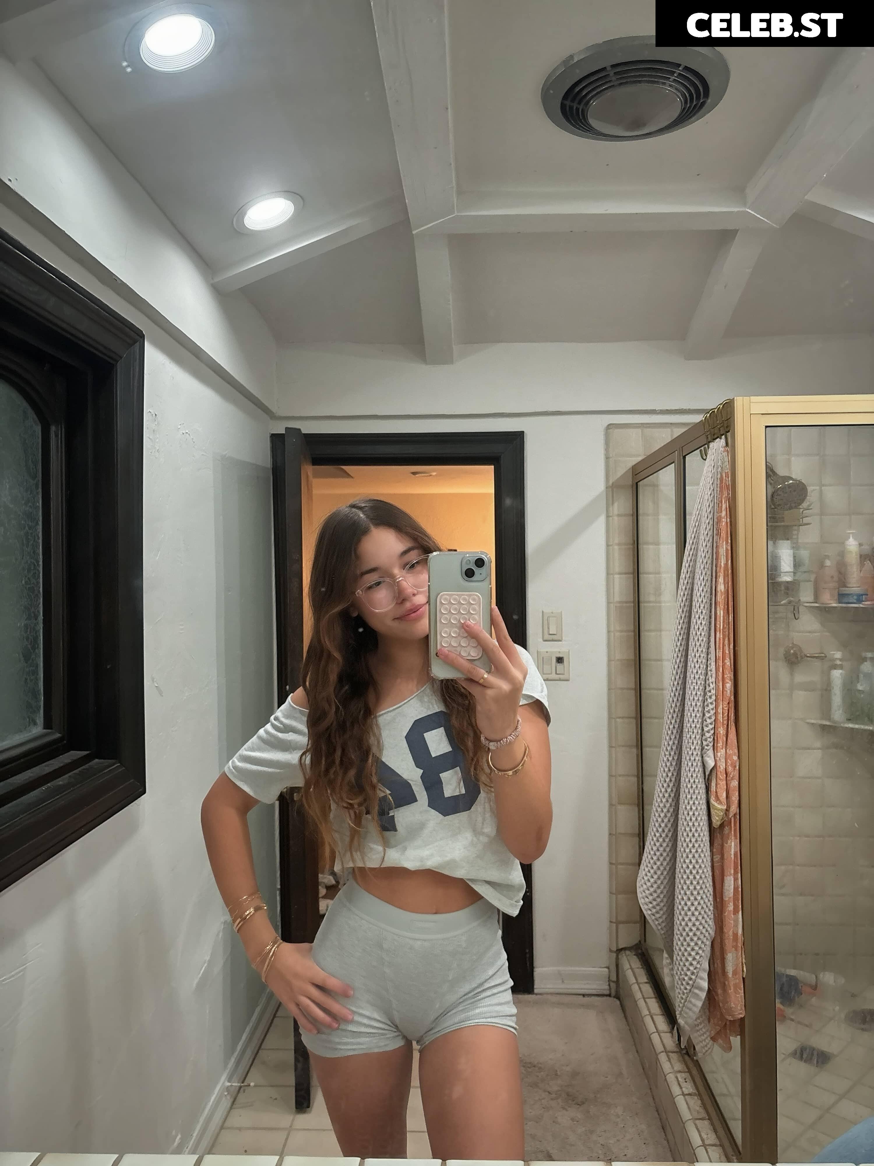 chloeparker6277 / bunnybunny924 / chloe.parkerrrr Image 12131625