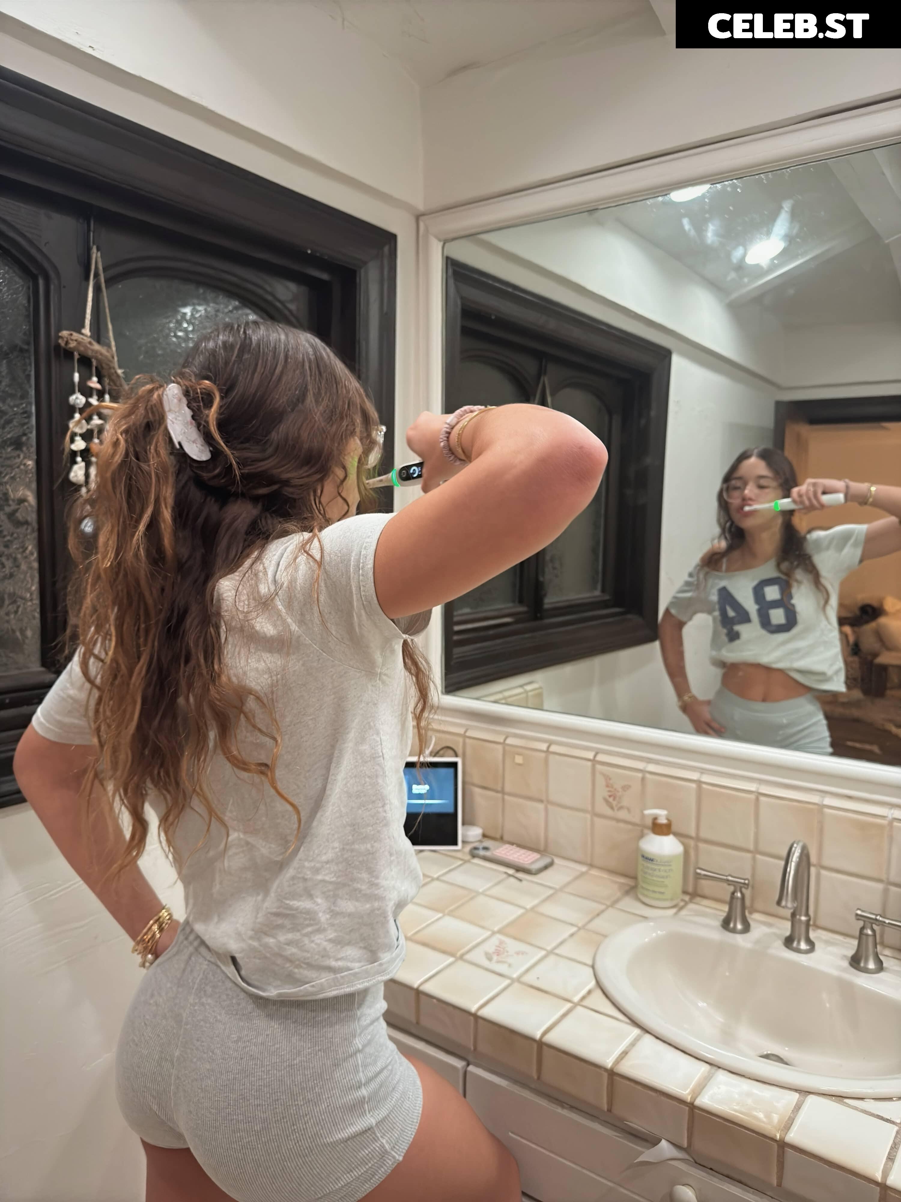 chloeparker6277 / bunnybunny924 / chloe.parkerrrr Image 12131643