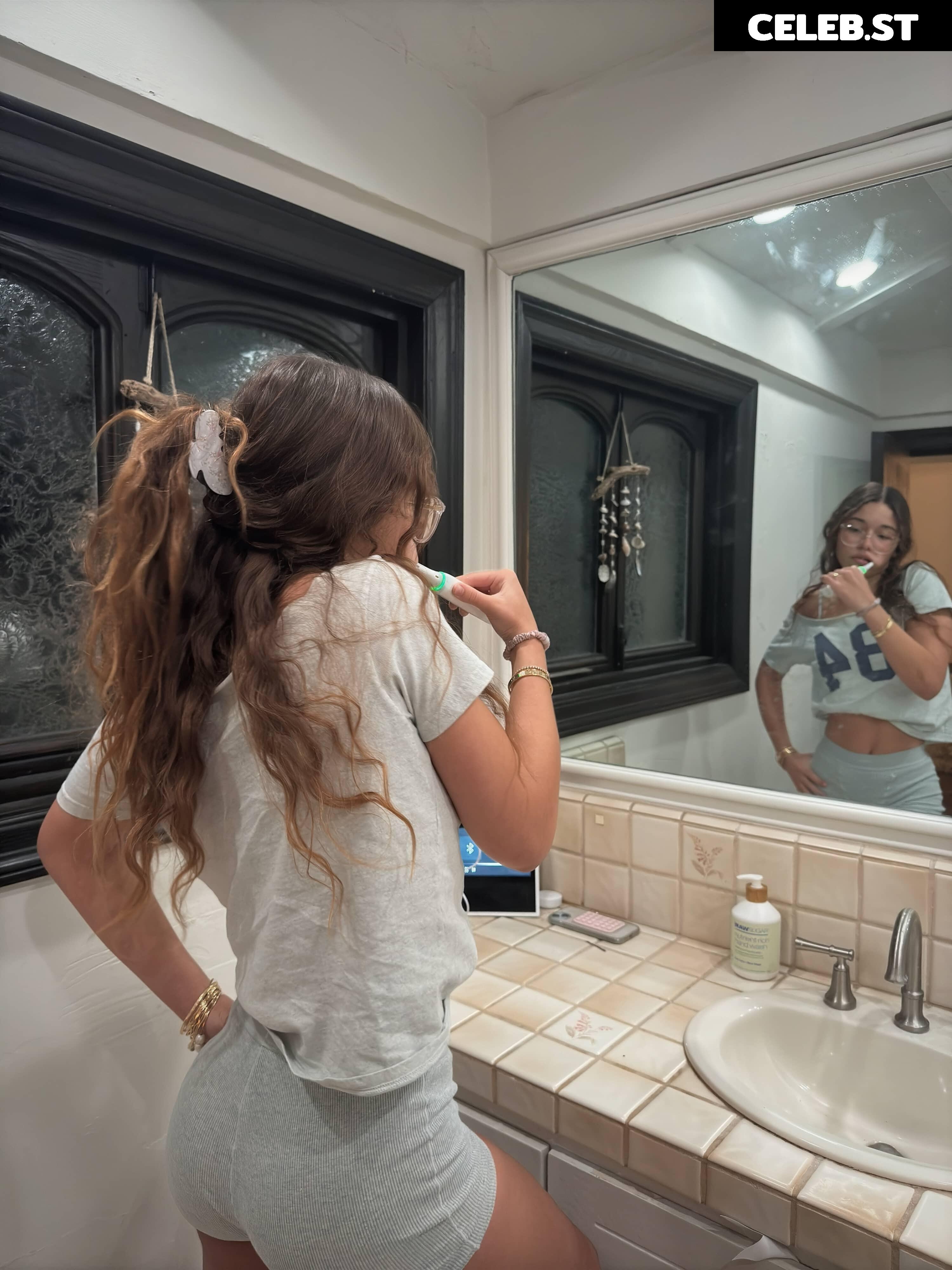 chloeparker6277 / bunnybunny924 / chloe.parkerrrr Image 12131644