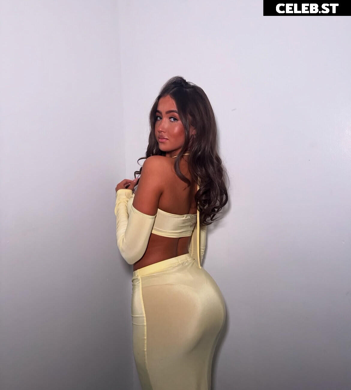 Nina Porter / nina..porter / _ninaporterr Image 12131648