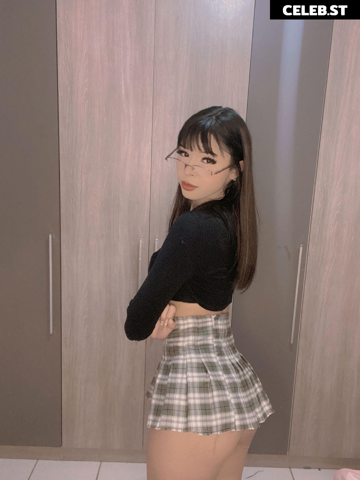 Yumi Muniz Heart Image 12133744