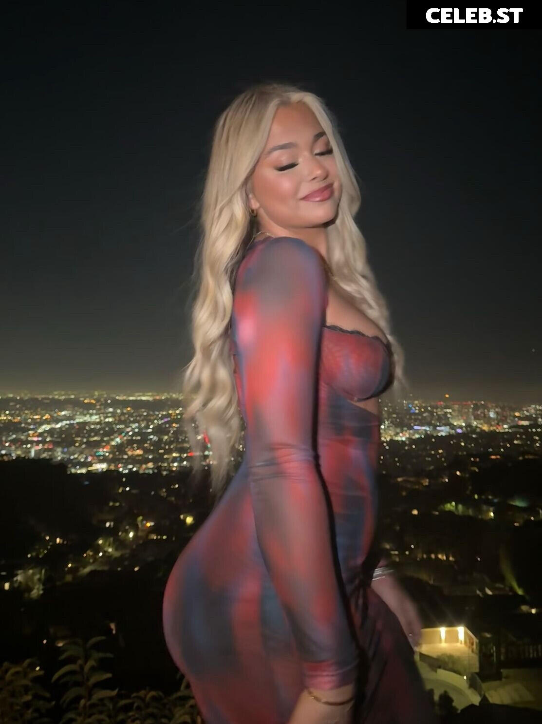 julia.whiteeee7 Image 12133077