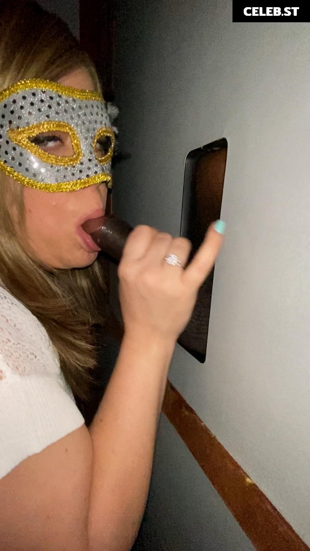 Gloryholehotwife Image 12139096