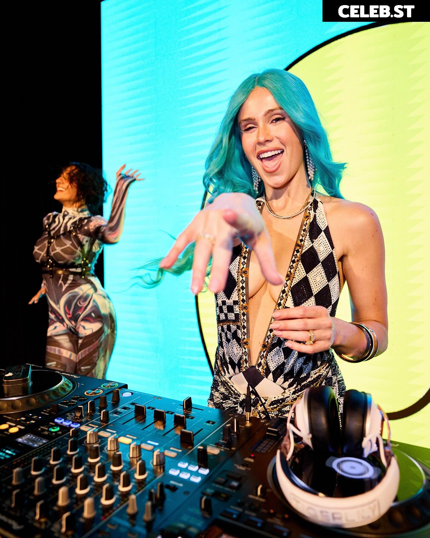 DJ Tigerlily Image 12194556