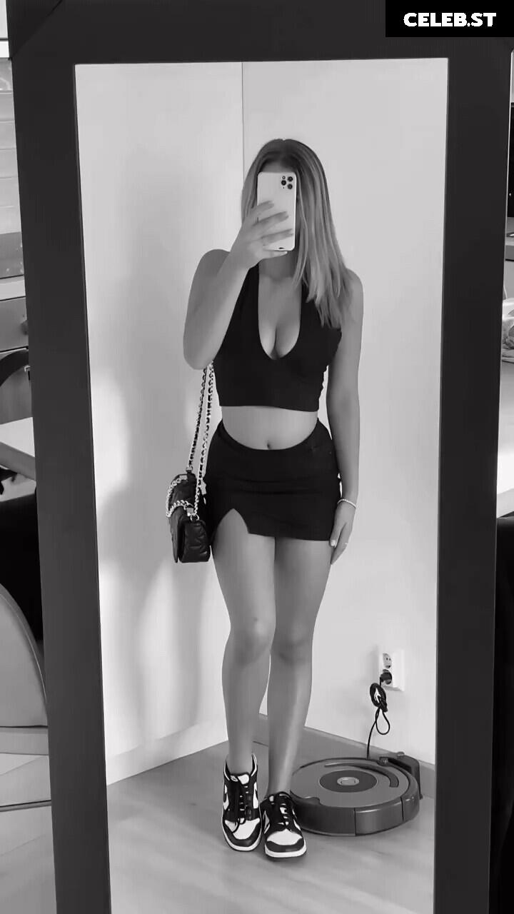 _.lara.sofia Image 12183528