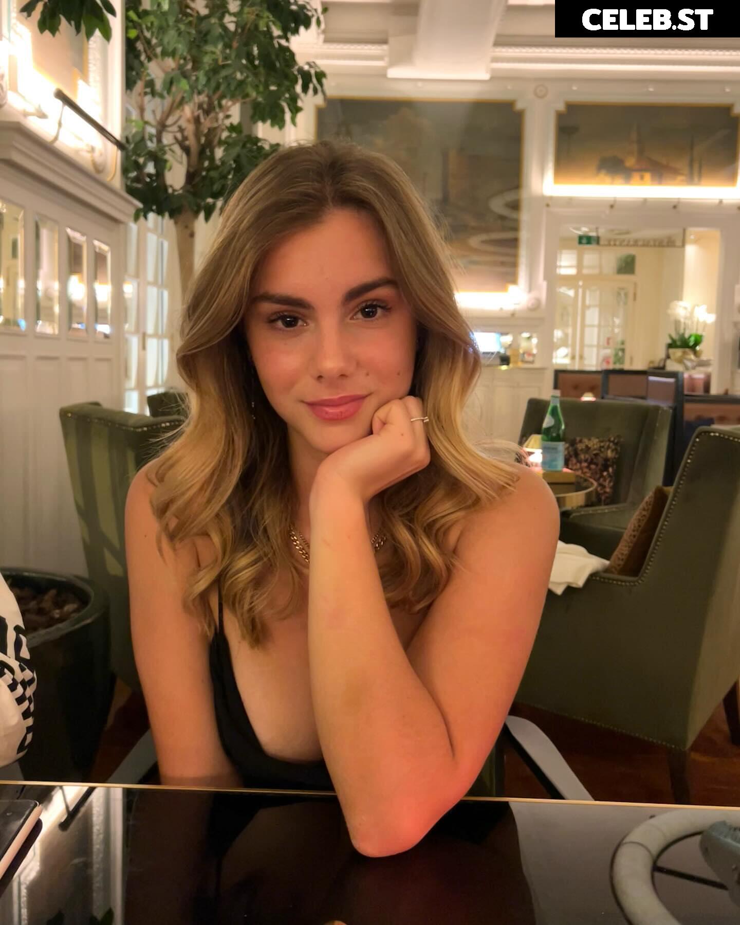 _.lara.sofia Image 12183509