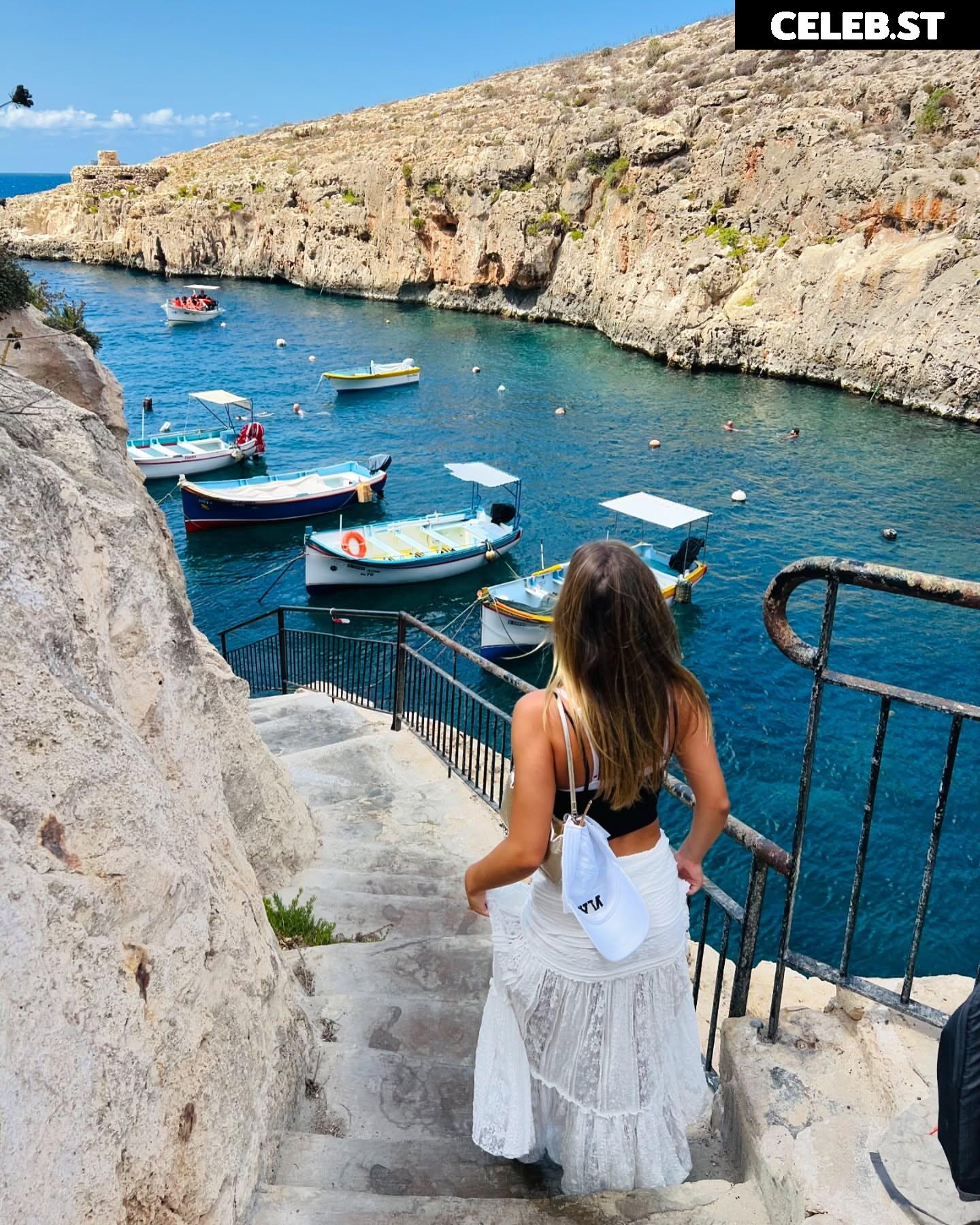 _.lara.sofia Image 12183508