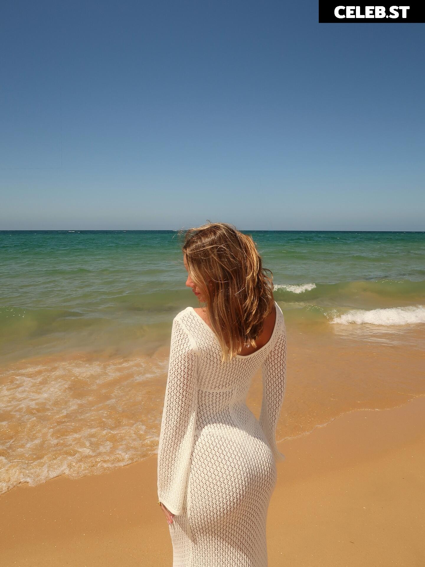 _.lara.sofia Image 12183533