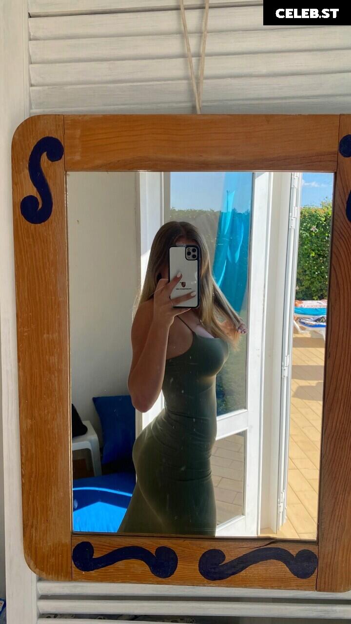 _.lara.sofia Image 12183543