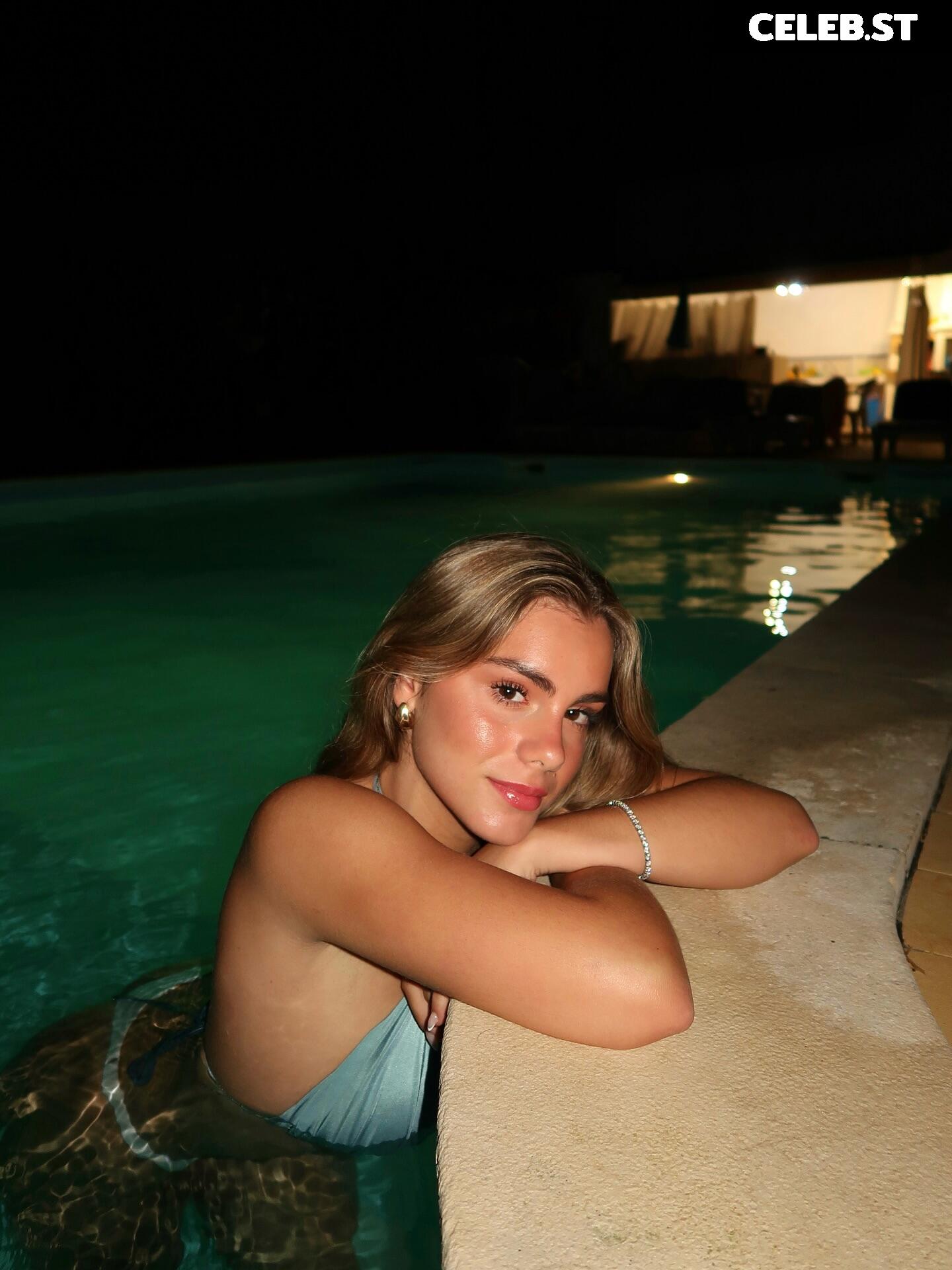 _.lara.sofia Image 12183482