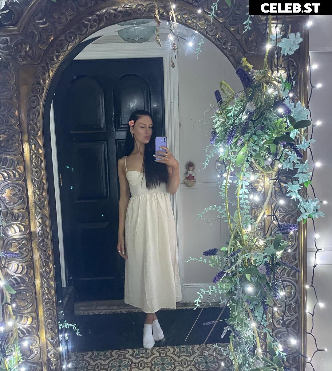 @oliviarcox Image 12059578