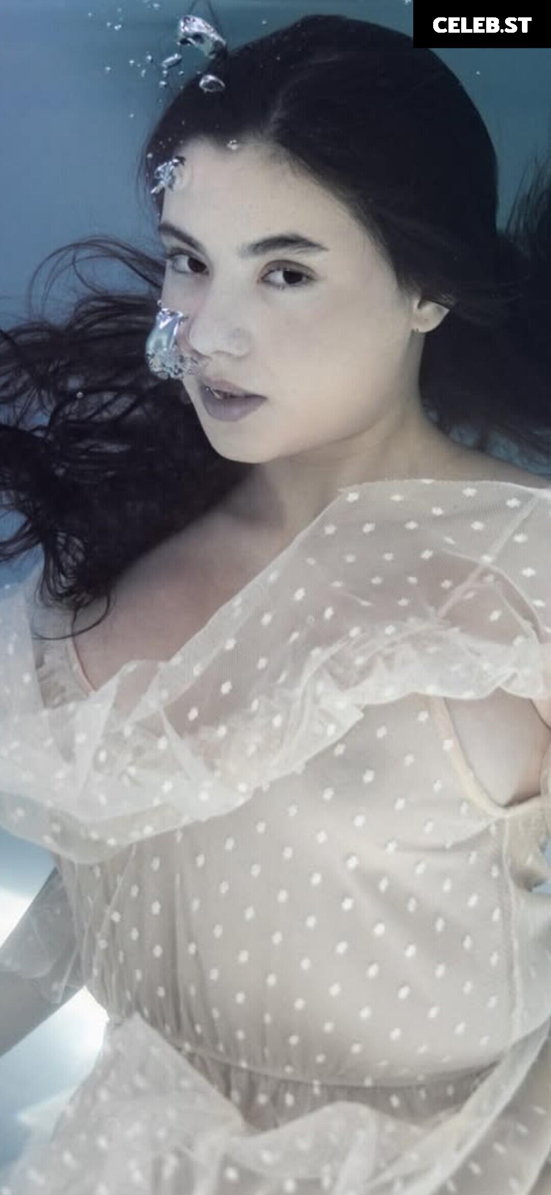 noellalittlestar / noella Image 12064412
