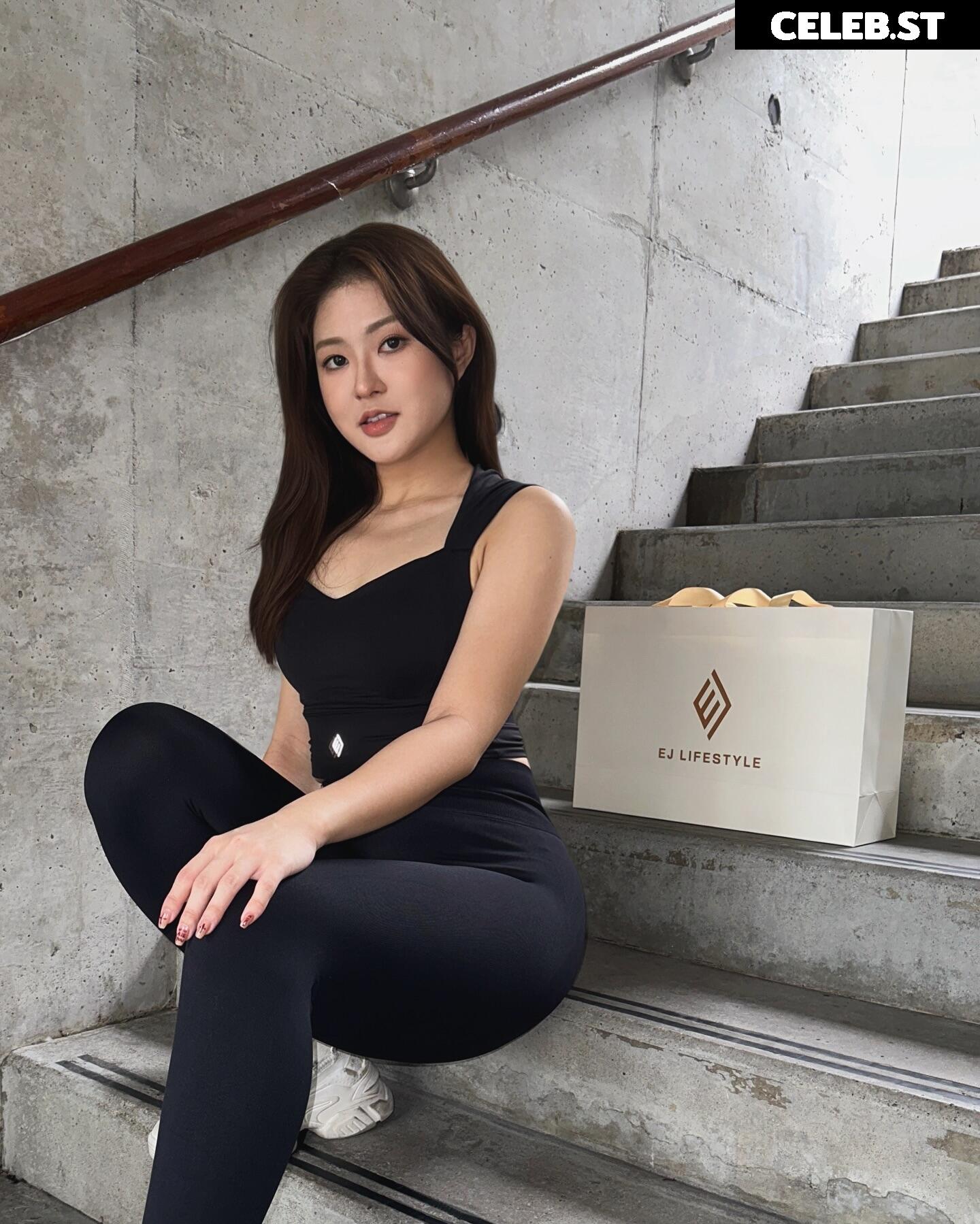 NINI2, _k_yn Image 12064655