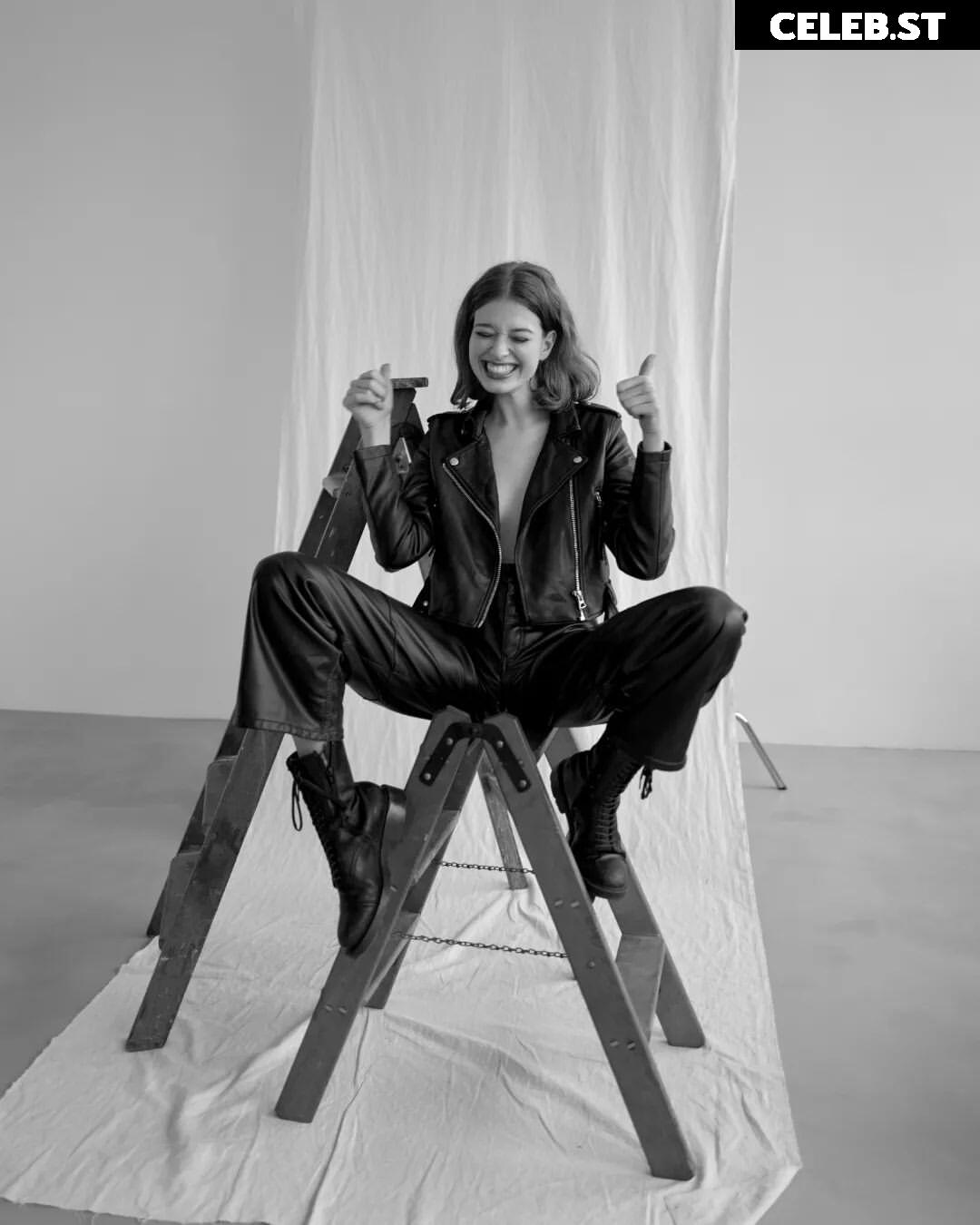 Sophie.srm Image 12067878