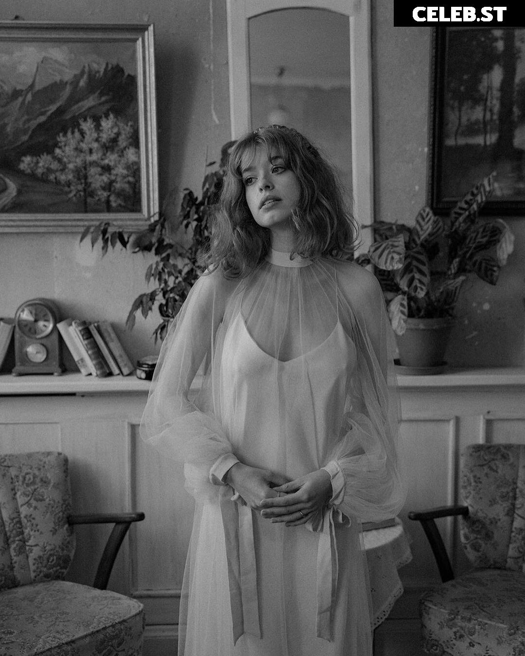 Sophie.srm Image 12067738