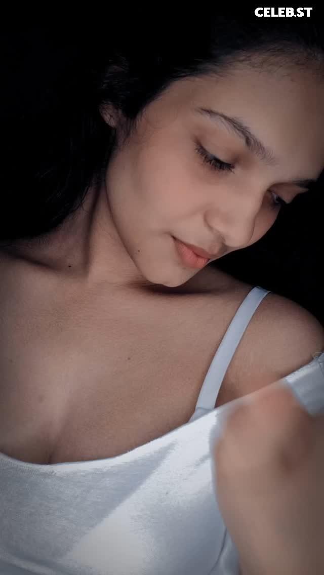 Siya.______________ Image 12061327