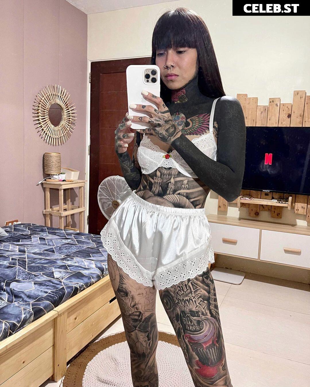 Angelie Pench / tatted_pench Image 12060420