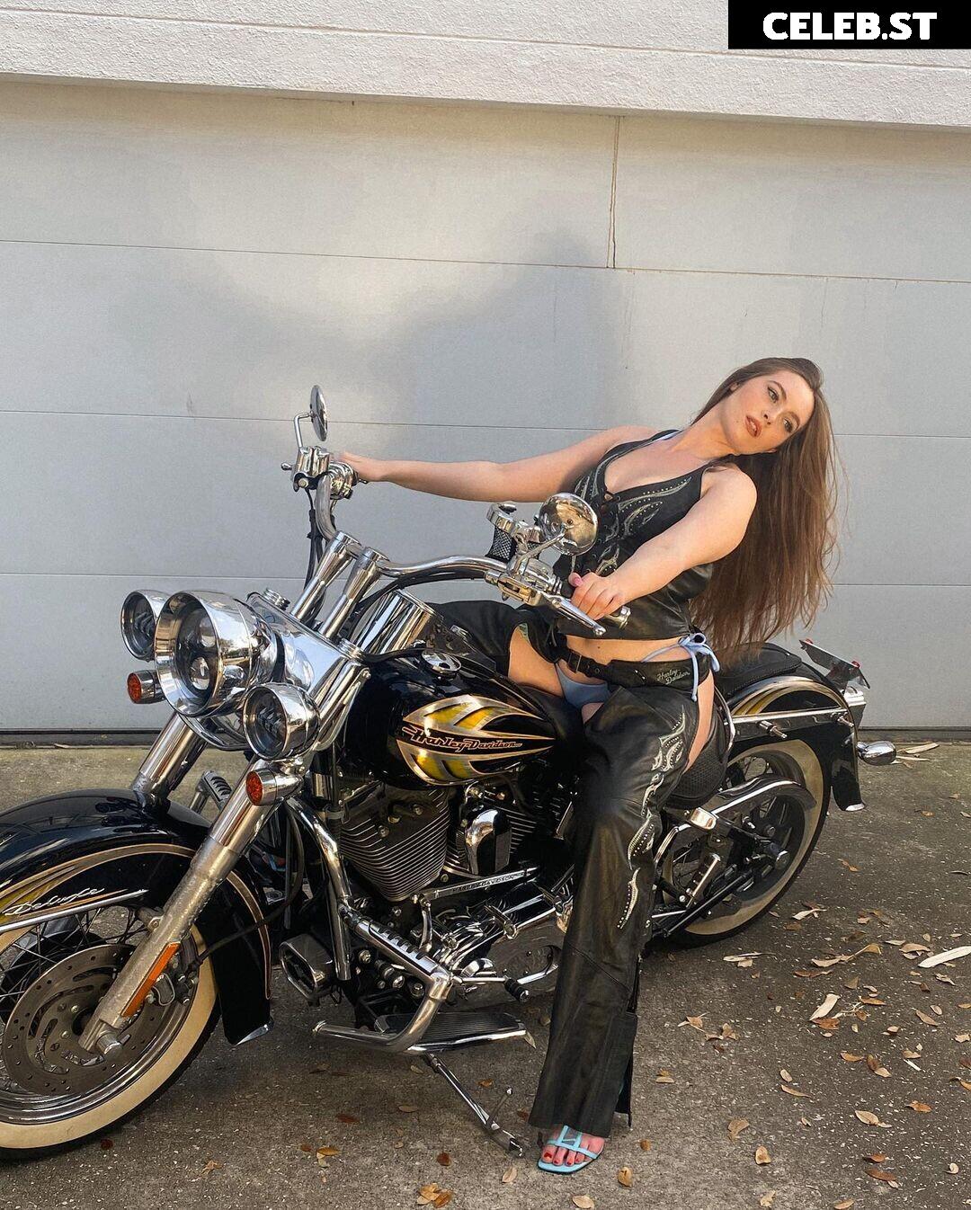 Erin Marley Klay /  erinmarleyklay Image 12060178